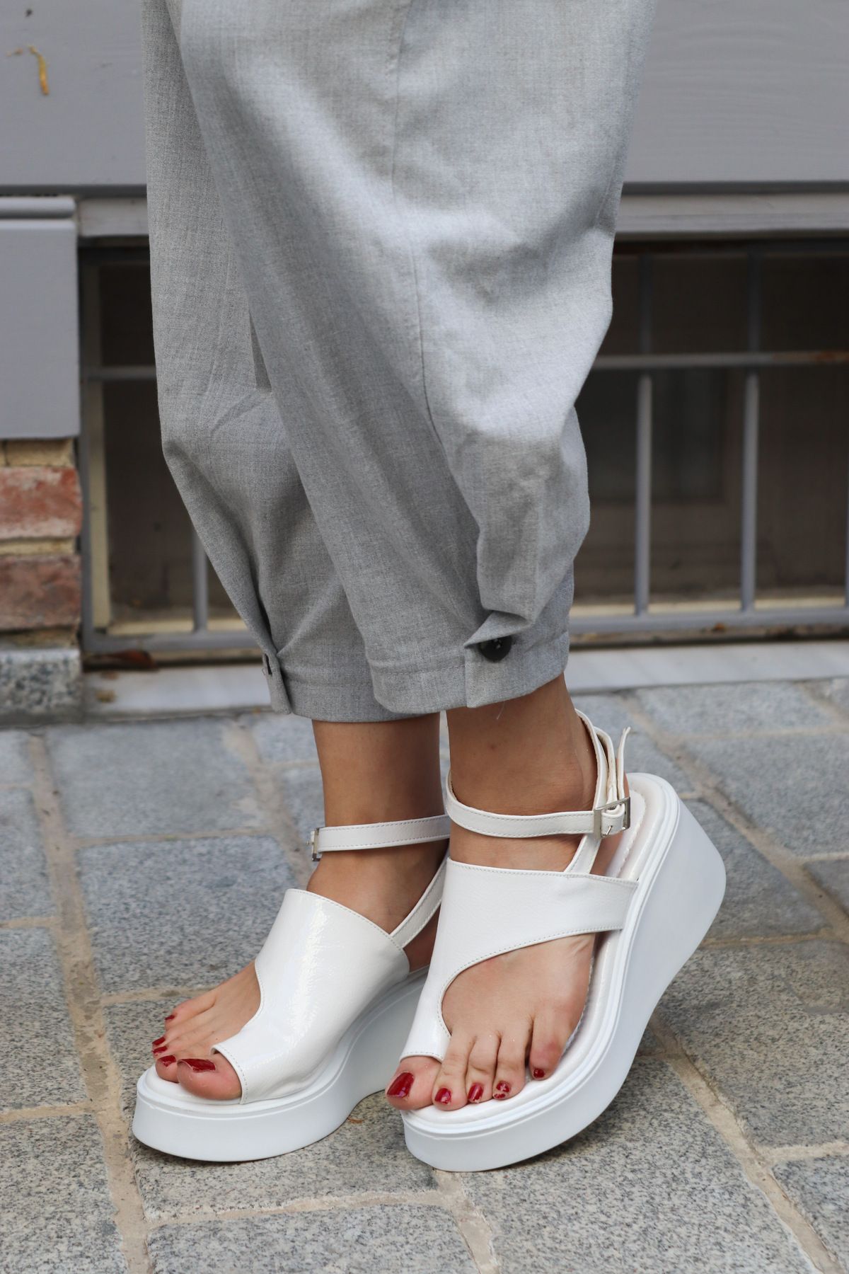 Yula Fashion Shoes Sergio Kadın Yüksek Taban Parmak Arası Sandalet