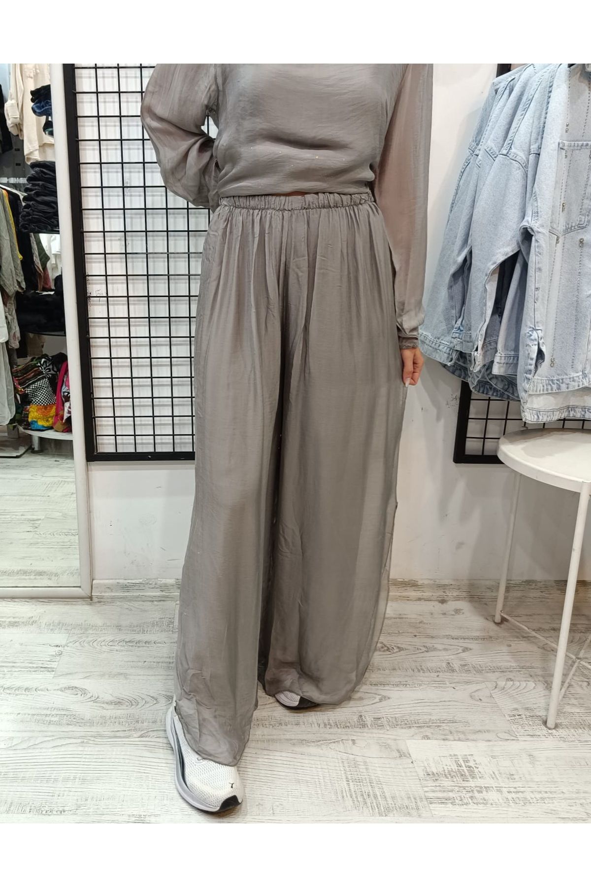 Butik Şans Paçası Pul Payet Detaylı Lastikli Bel İpek İtalyan Pantolon