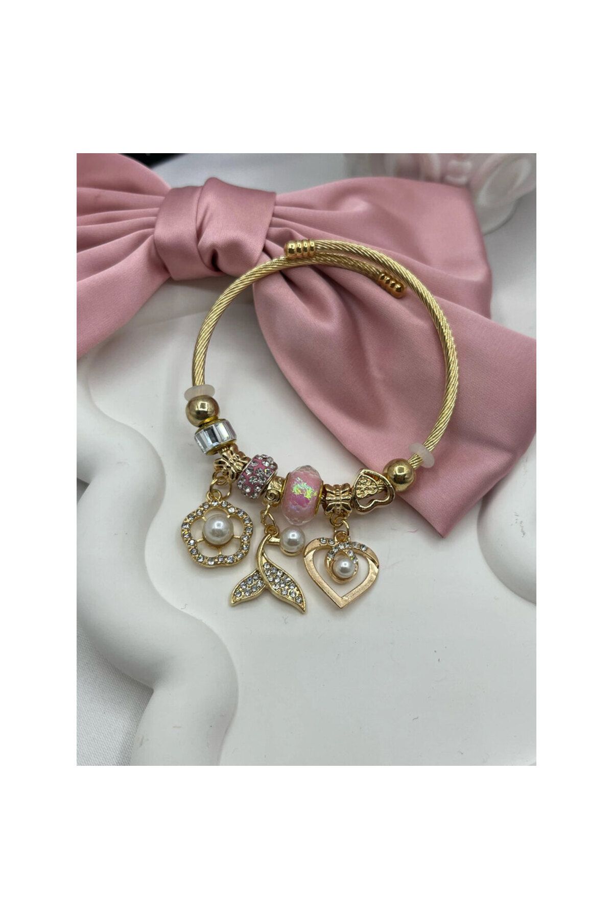 Daniela Aurora Charm – Altın Kaplama Çelik Bileklik