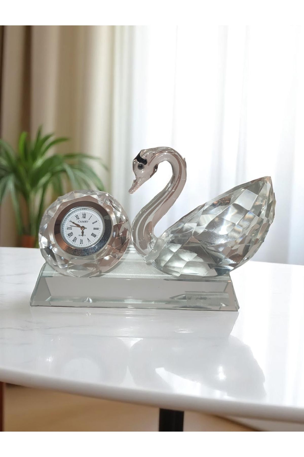 Land of Souvenir Kristal Kuğulu Saat Dekoratif Obje Biblo Süs