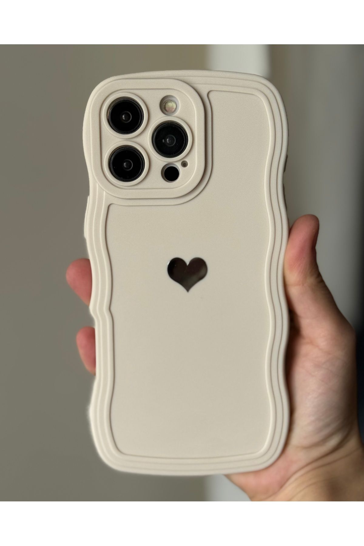 FİŞNEİLETİŞİM İPHONE 16 PROMAX UYUMLU KENARLARI DALGALI EKRU KILIF
