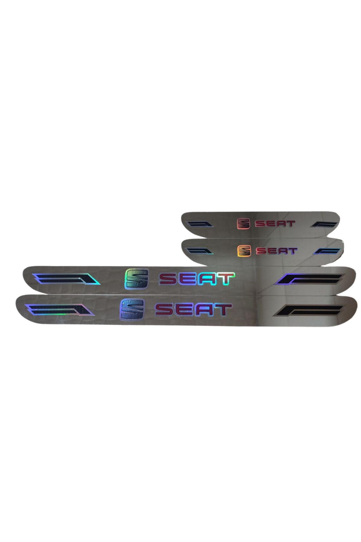 Autowise Seat Hologram Logolu Araca Özel Marka Logolu Aynalı Kapı Eşiği Koruyucu Yapıştırma 4'lü Set