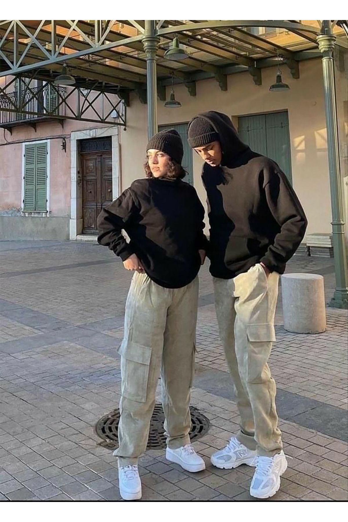 Boi Baskısız Sevgili Çift Kombin - Siyah Oversize Kapüşonlu Sweatshirt