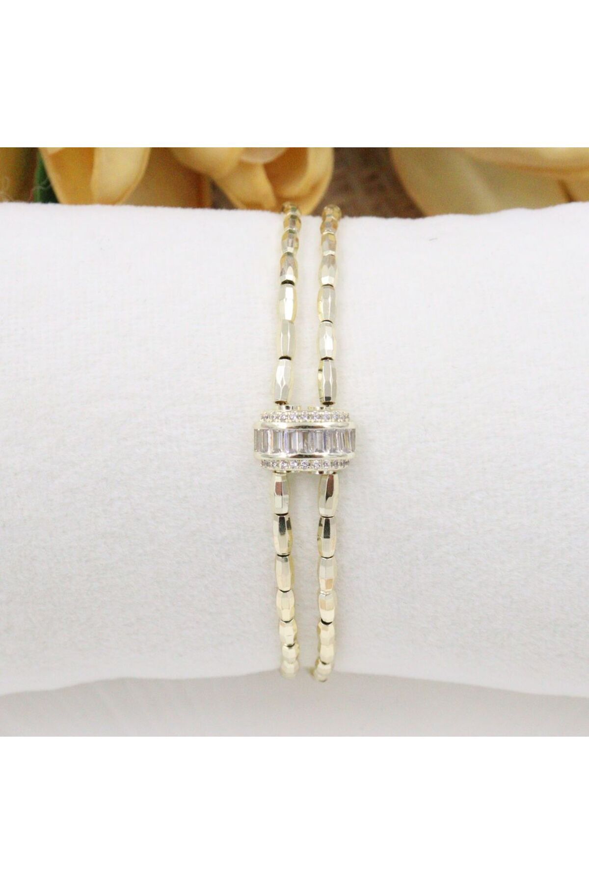 mercanjewelry VİP Marka Model Özel Seri Beyaz Taş Detaylı Gold Bileklik