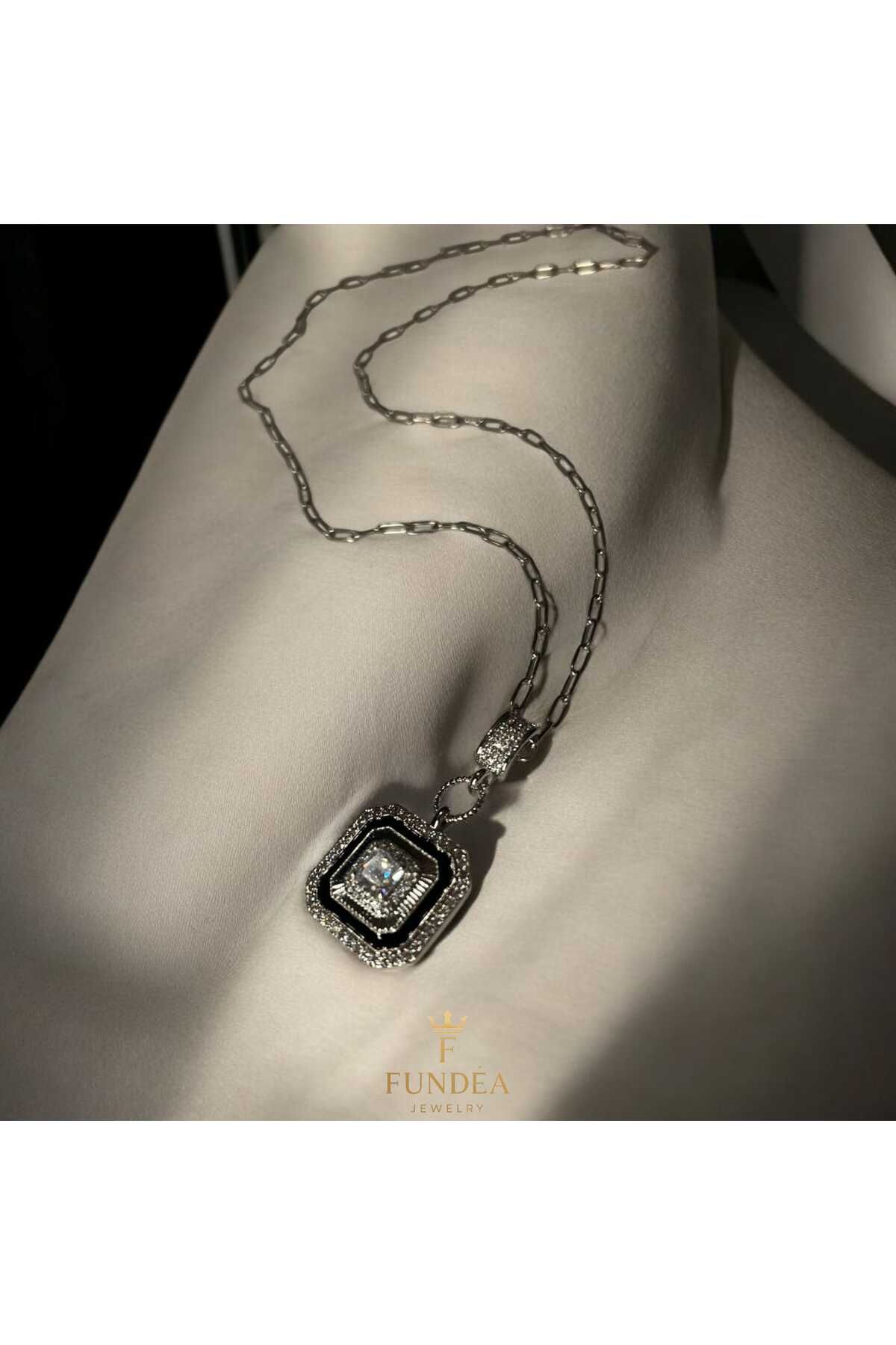 Fundéa Jewelry Kraliçe Işıltısı Kolye