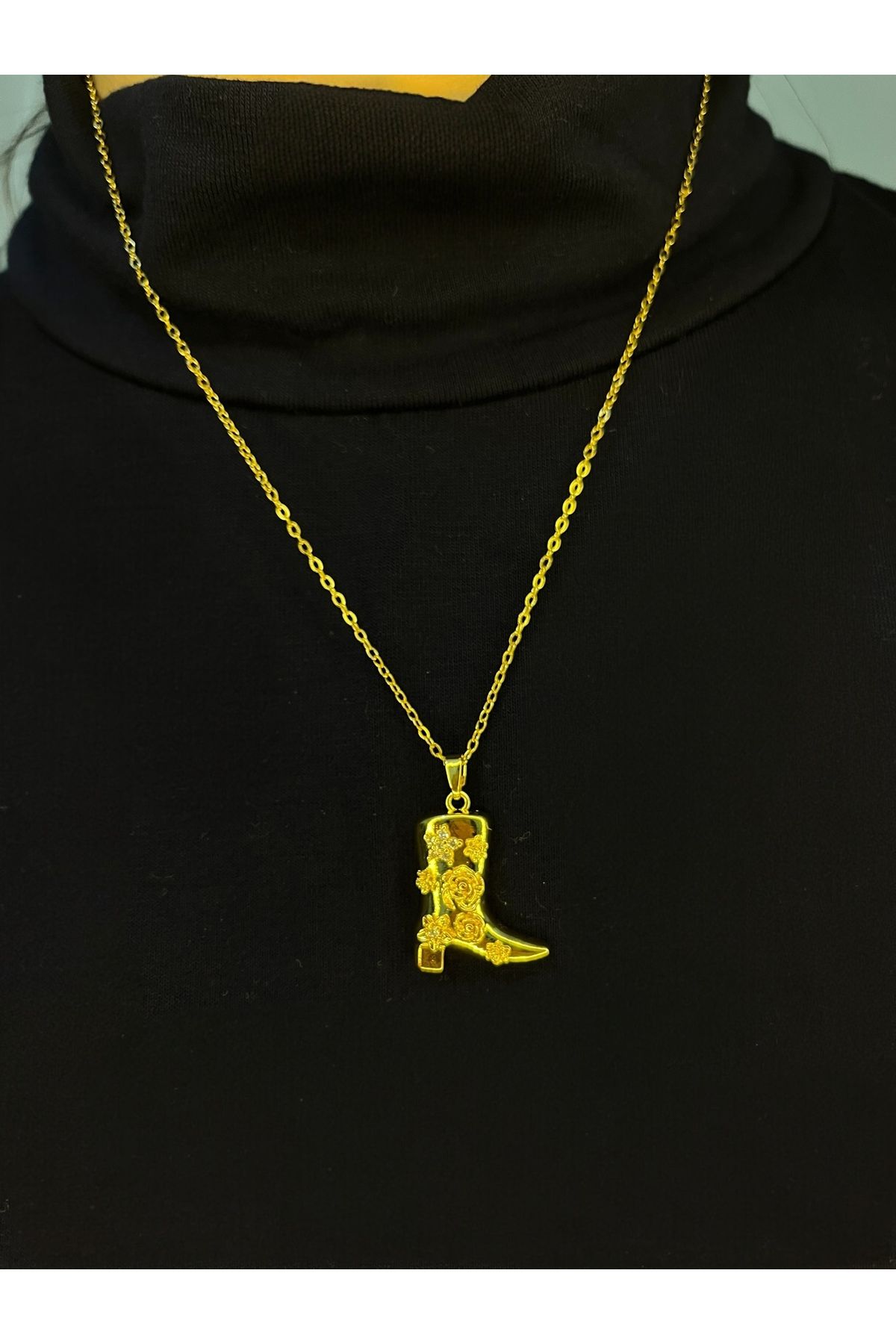 HNG JEWELRY GOLD RENK GÜL İŞLEME DETAY ÇELİK KOVBOY KOLYE
