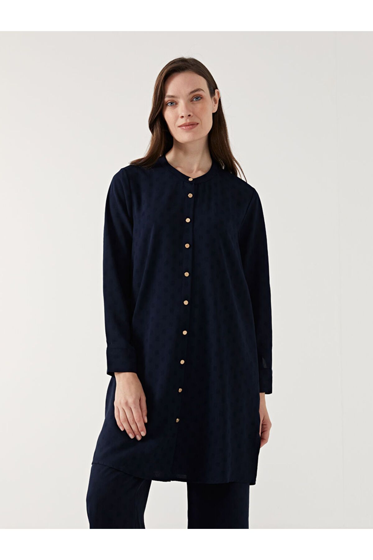 LC Waikiki LCW Grace Lacivert Bisiklet Yaka Puantiyeli Kadın Gömlek Tunik S5GG92Z8NVY25