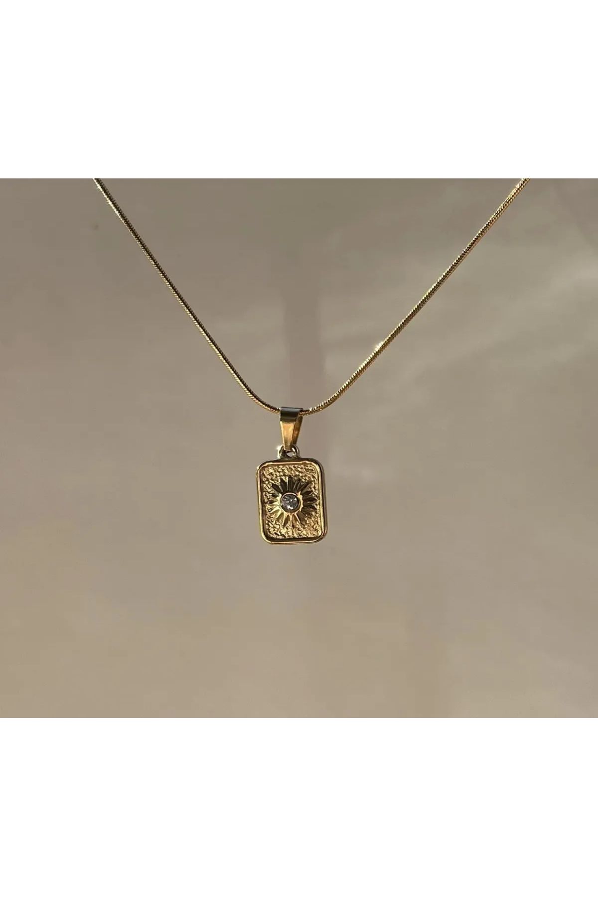 HND collection Gold Renk Dikdörtgen Güneş Motifli Kadın Kolye Taş Detaylı Vintage Tasarım