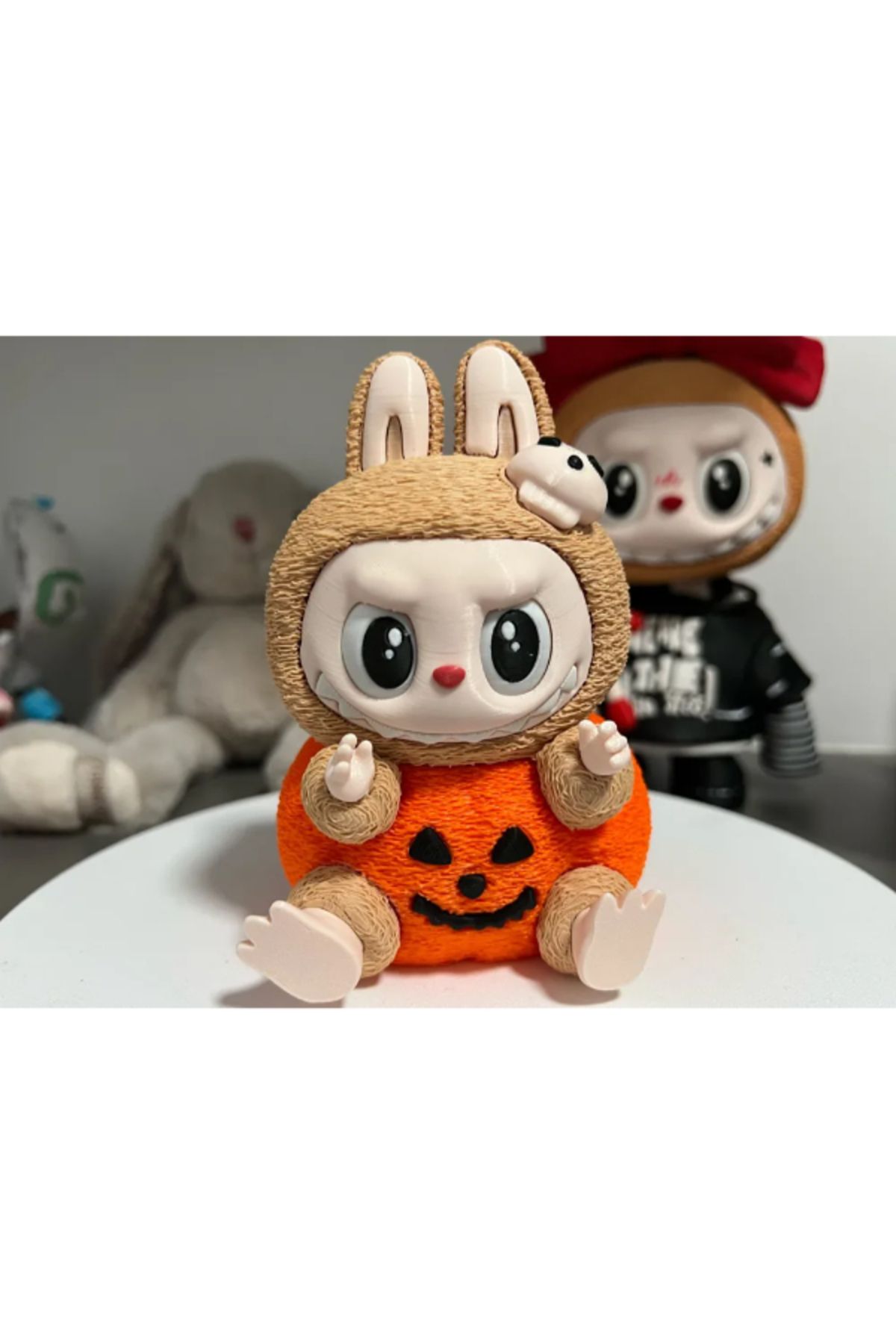NOMOTHETIC Labubu Balkabağı Üzerinde Figür – Spooky Carnival Serisi