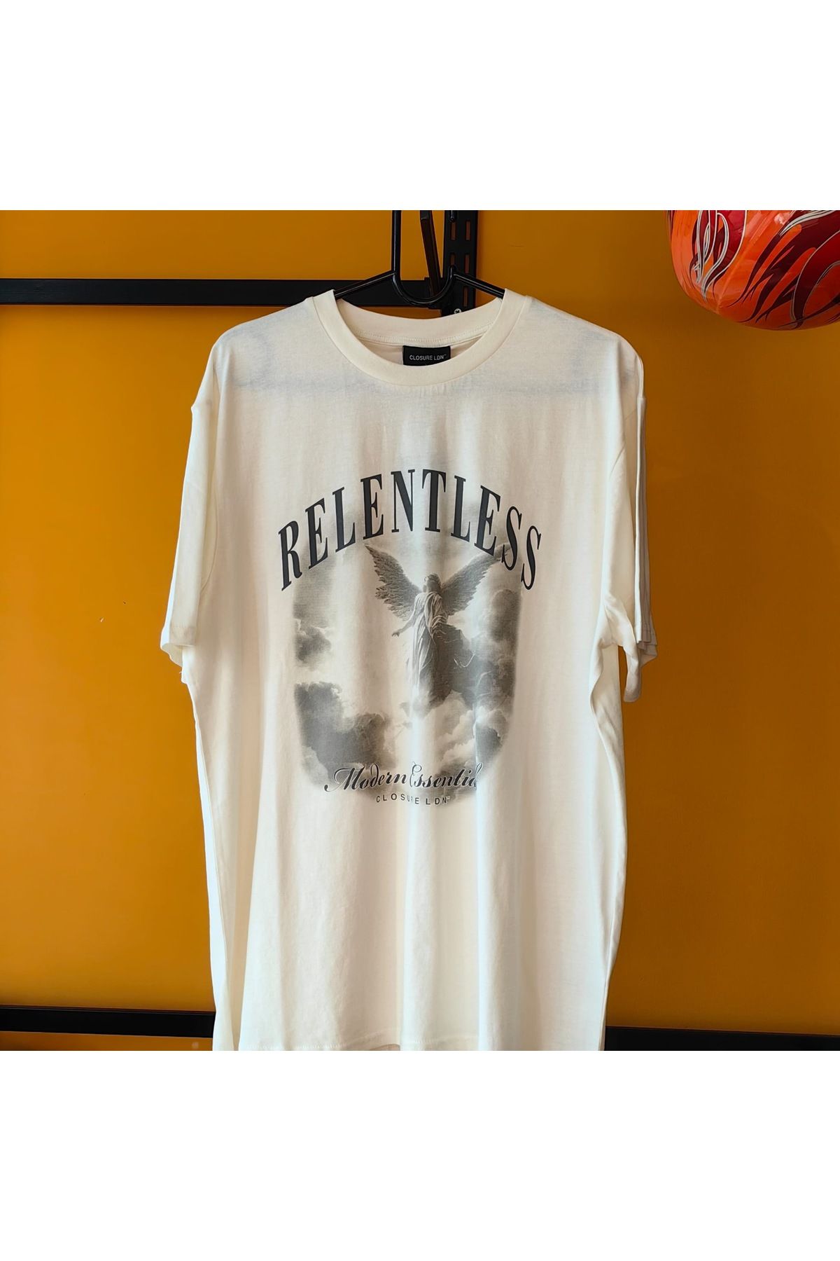 Butik Relentless Melek Desenli Unisex Tişört – %100 Pamuk