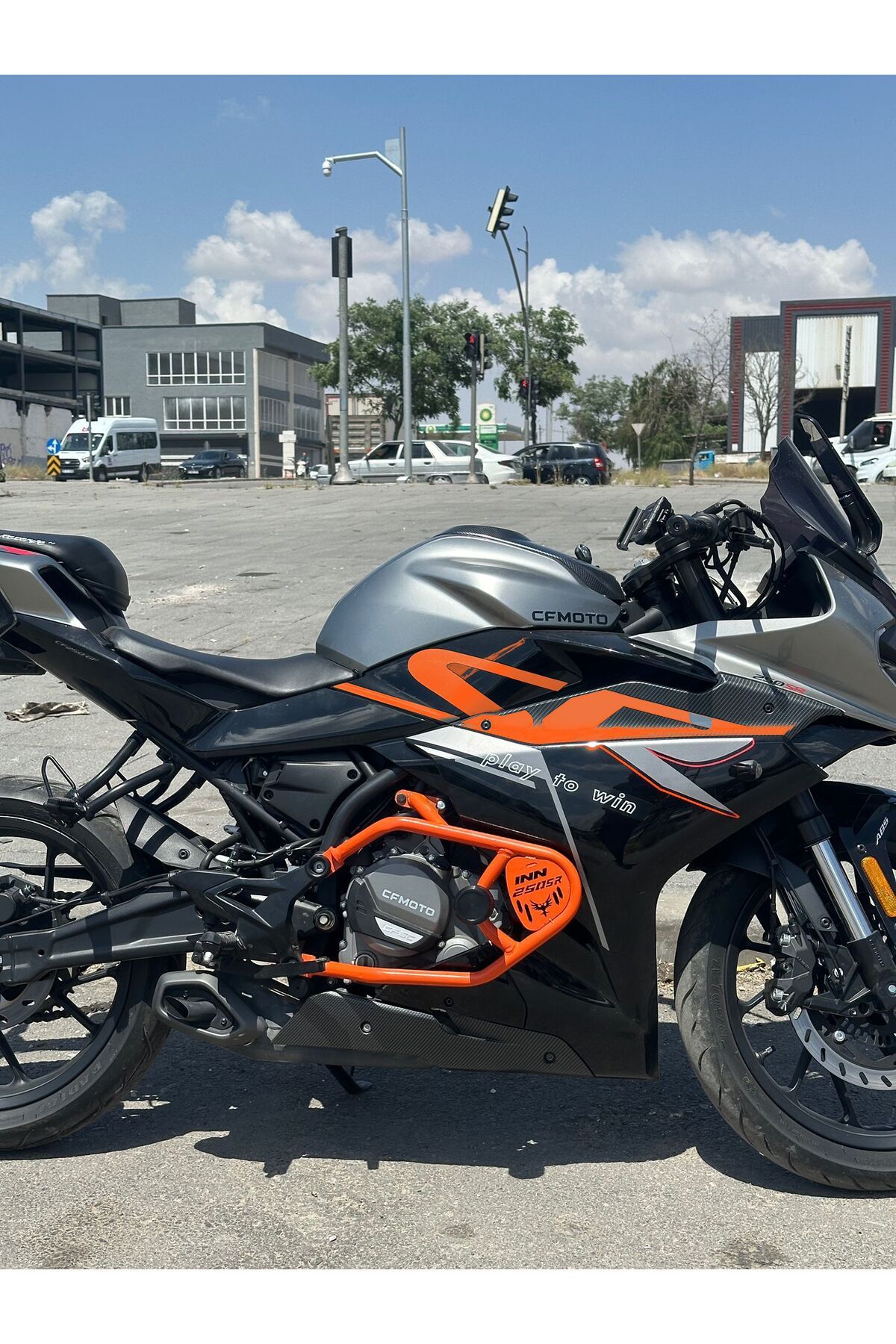 İnan CF MOTO 250 SR UYUMLU KORUMA DEMİRİ ÖZEL KORUMA TAKOZU TURUNCU