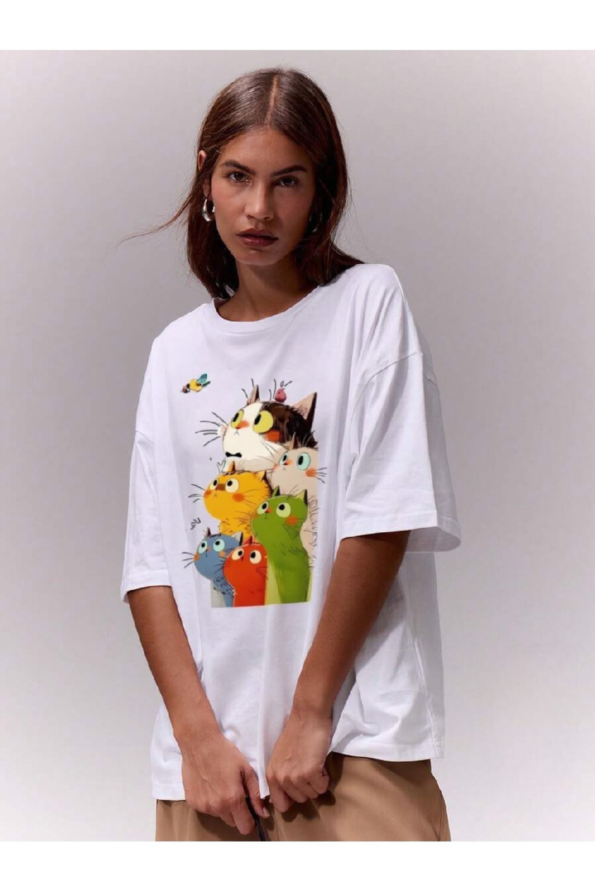 ELNOYA Unisex Pamuklu Beyaz Oversize "Renkli Kediler" Baskılı Rahat Günlük T-shirt