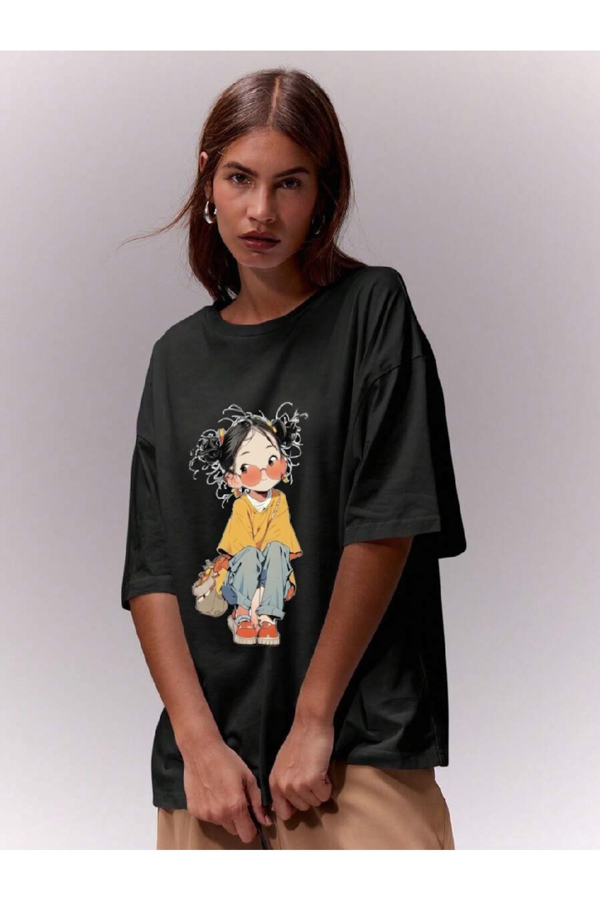 ELNOYA Unisex Pamuklu Siyah Oversize "Gözlüklü Tatlı Kız" Baskılı Rahat Günlük T-shirt
