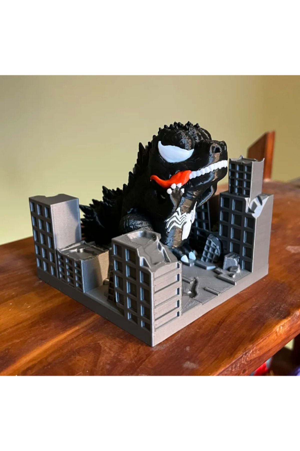 NOMOTHETIC Chibi Venom-Zilla Figürü – Hareketli ve Esnek Flexi Oyuncak