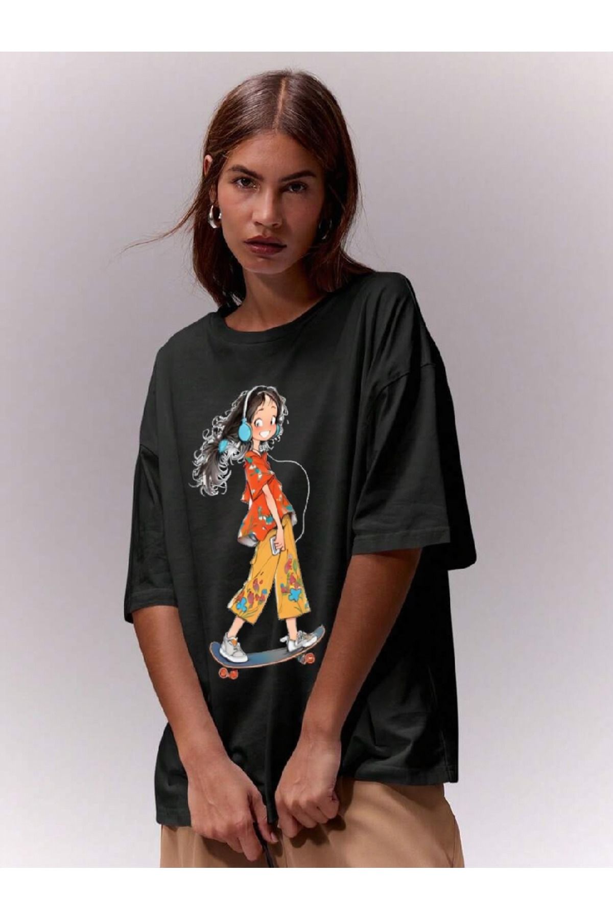 ELNOYA Unisex Siyah Oversize Tişört "Gülümseyen Kız" Baskılı Rahat Günlük T-shirt