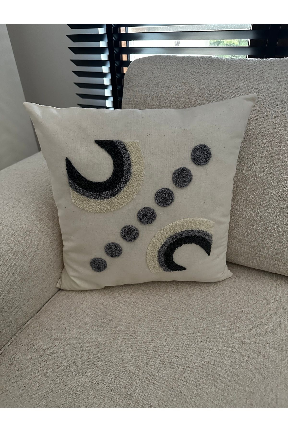 NURHAN HOME COLLECTION 1 Adet Punch Nakışlı Kırlent Kılıfı