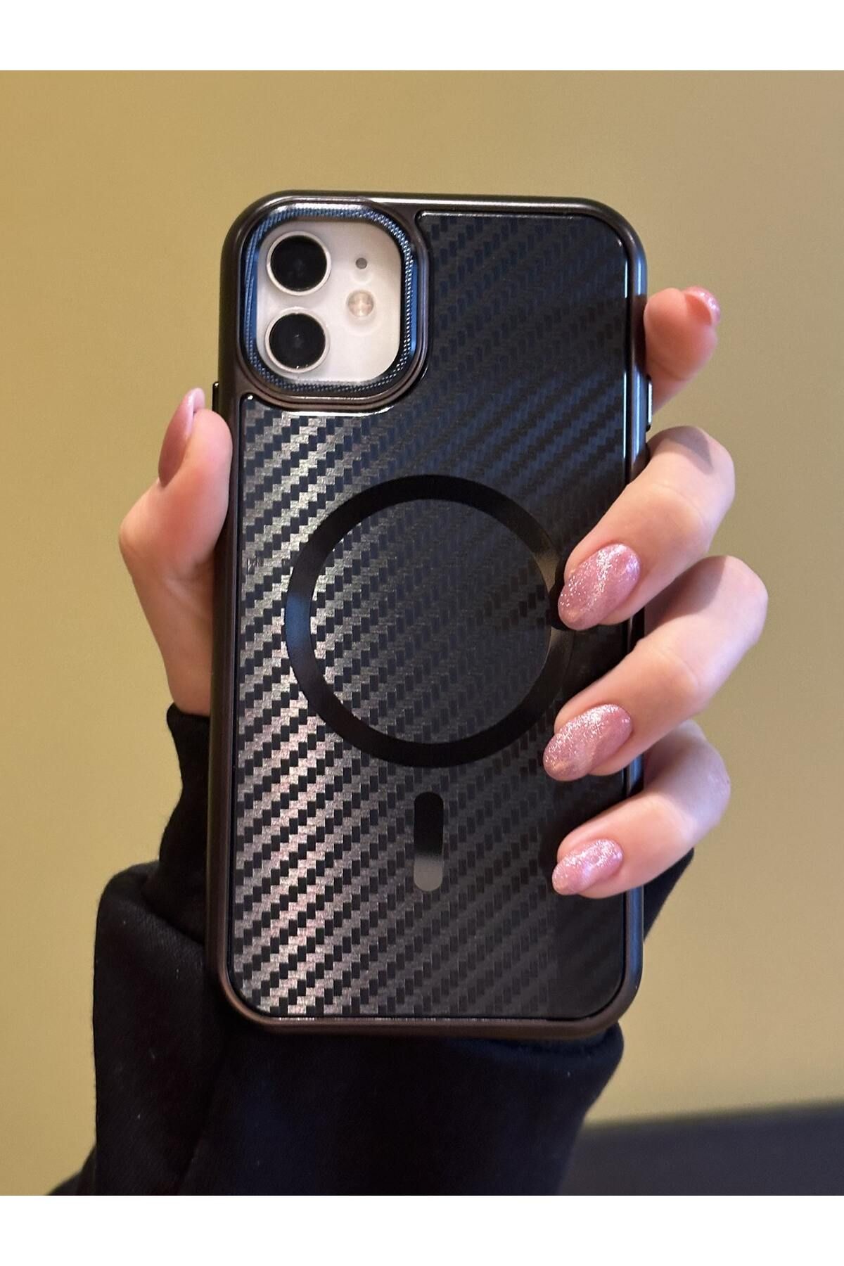 Paladyum Case iPhone 11 Uyumlu Titanyum Siyah Karbon Fiber MagSafe Özellikli Kılıf