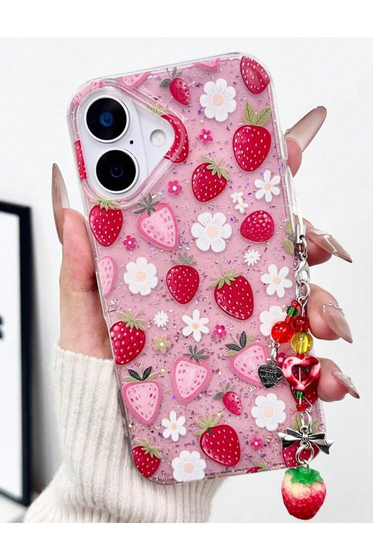 FİŞNEİLETİŞİM İPHONE 16 UYUMLU SİMLİ ÇİLEK DESENLİ CHARMLI KILIF
