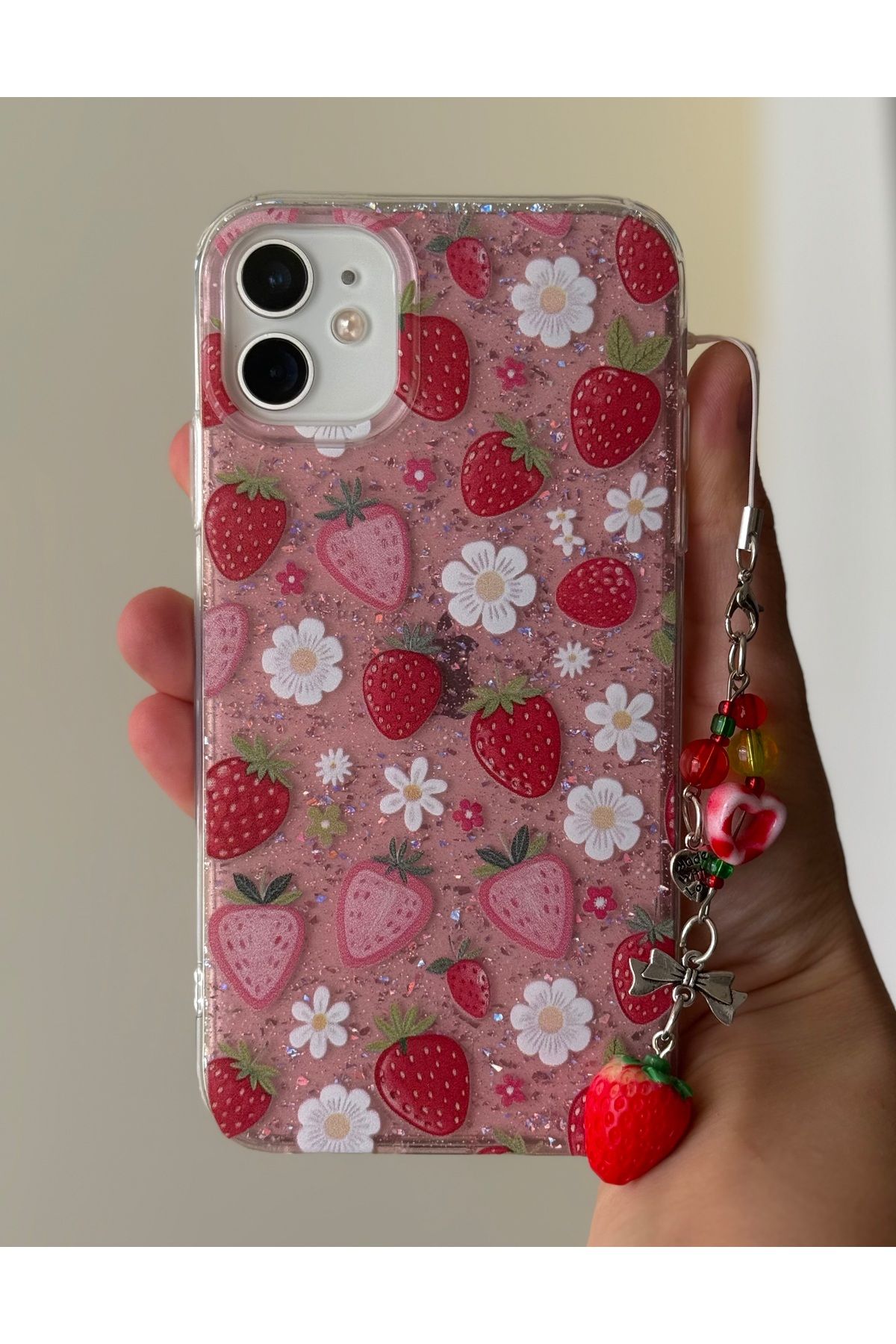 FİŞNEİLETİŞİM İPHONE 11 UYUMLU SİMLİ ÇİLEK DESENLİ CHARMLI KILIF