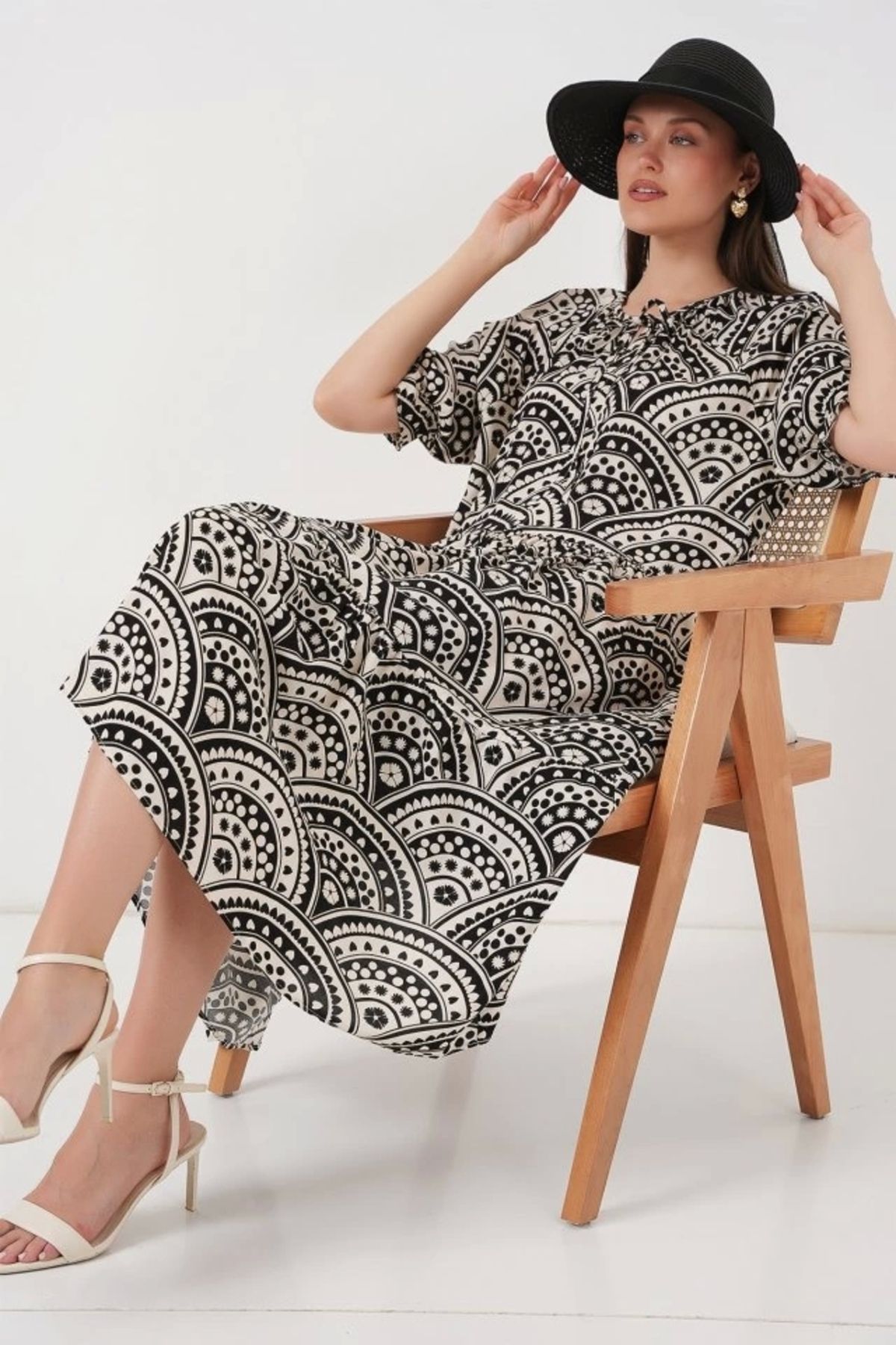 Butik Kısa Kol Desenli Elbise 2553 - Siyah