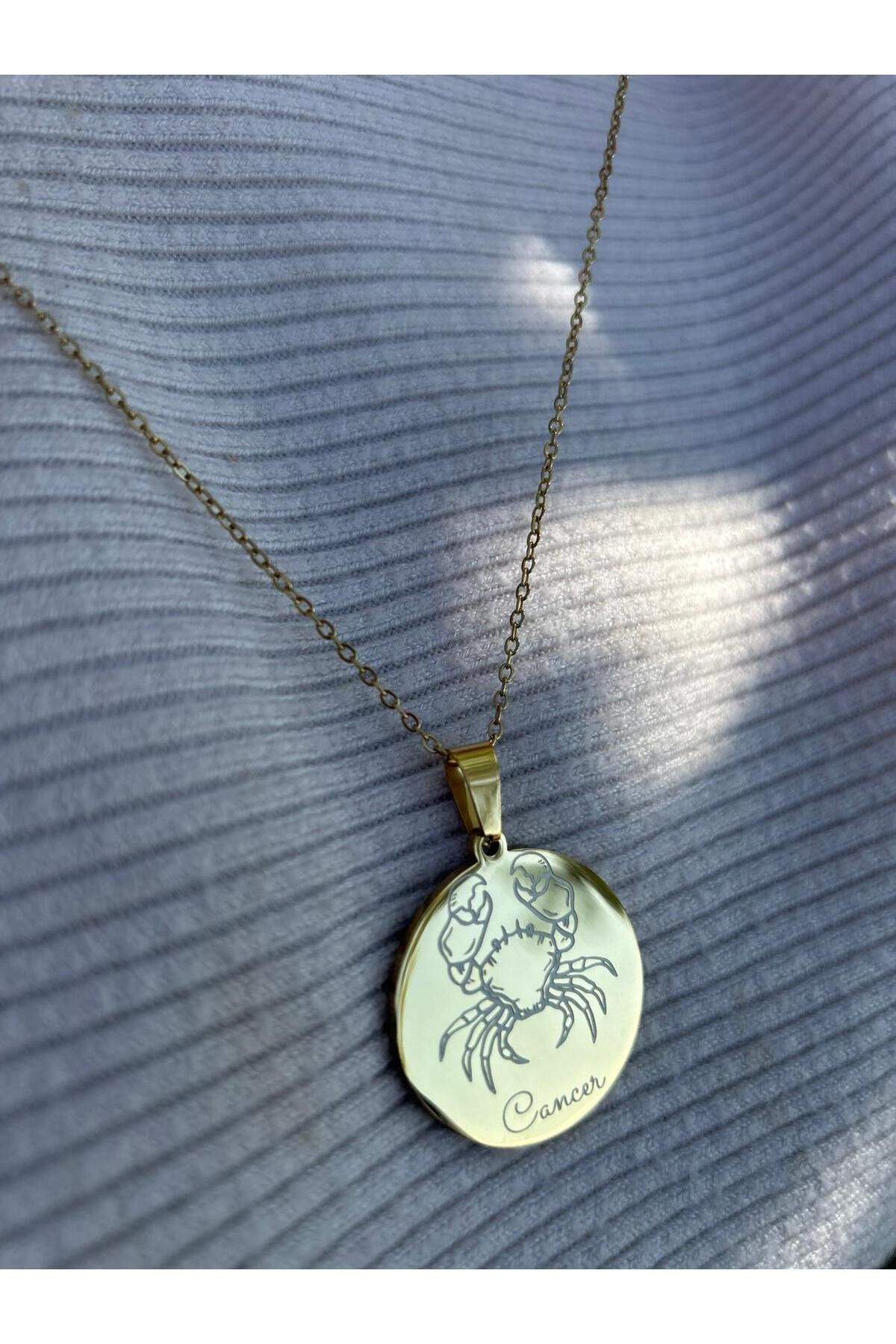 Minerva Astro Shop Gold Çelik Yengeç Burcu Kolyesi – Astrolojik Sembol & Kişisel Stil