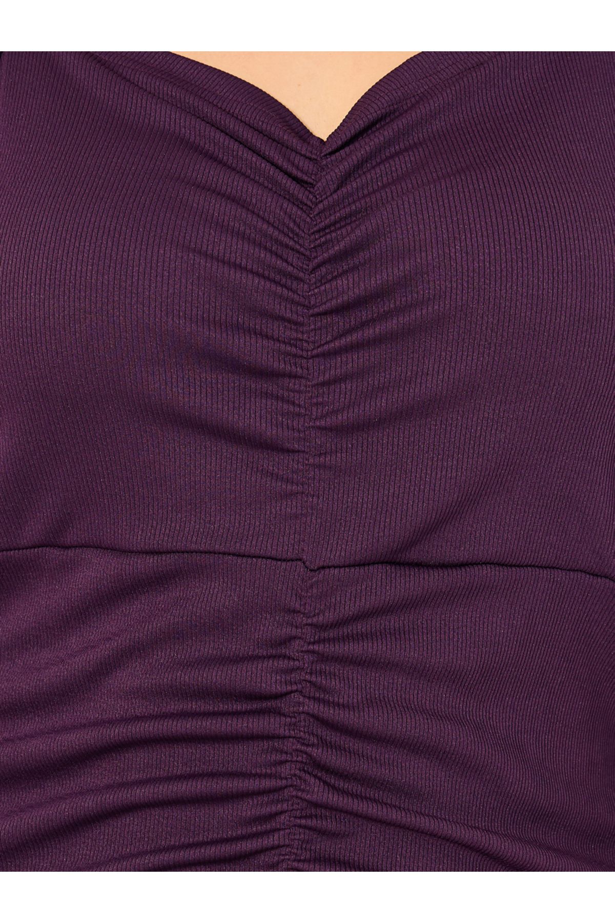 Styli-Plus Size Solid Ruched Detail Sheath Knee Length Dress 4