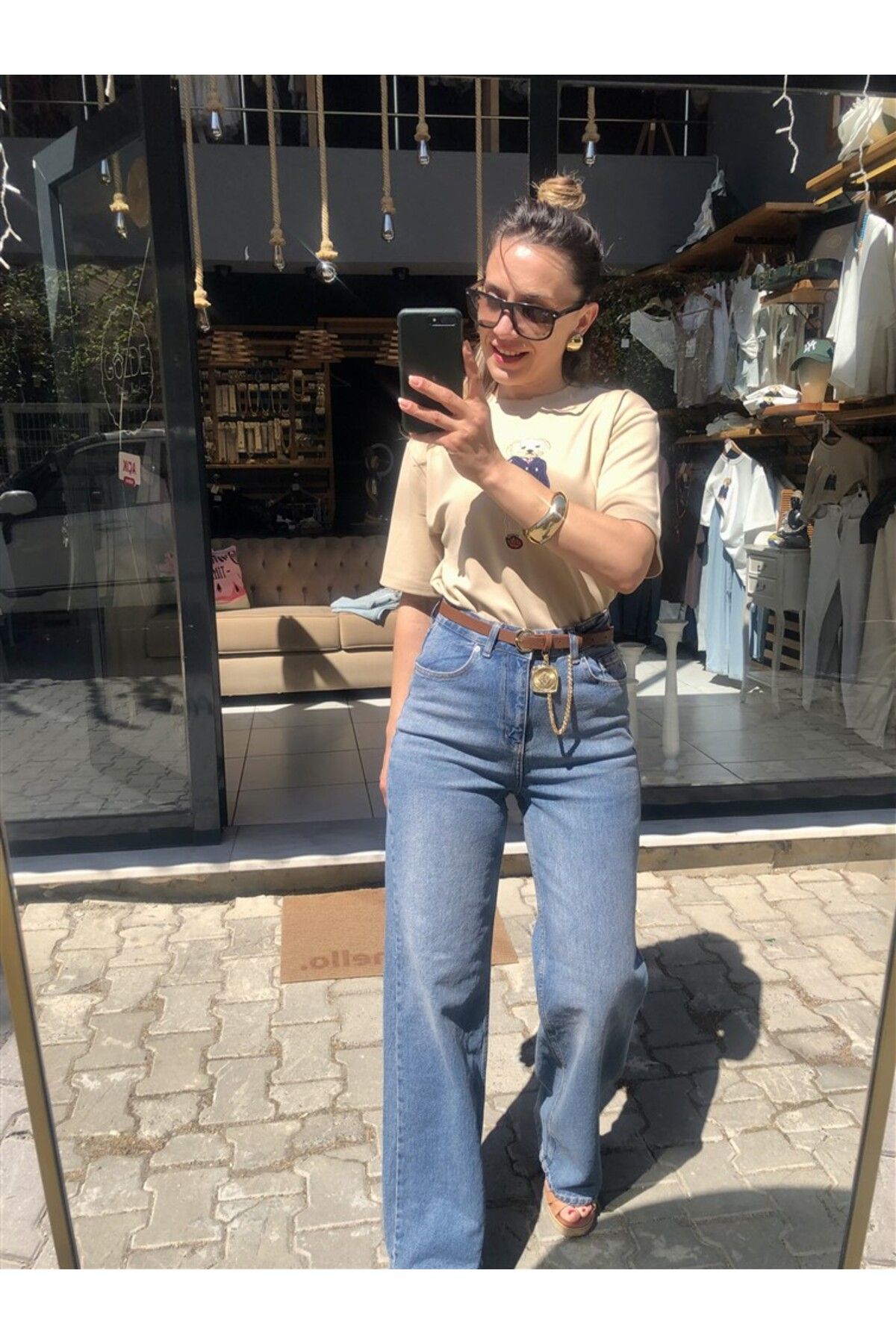 Gözde Tasarım Butik KADIN YÜKSEK BEL MAVİ RENK TAŞLANMIŞ LİKRALI BOL PAÇA KOT PANTOLON