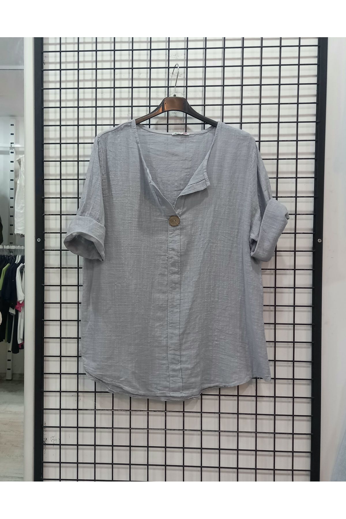 Butik Şans Düğme Detaylı Düz Renk Truvakar Kol İtalyan Bluz