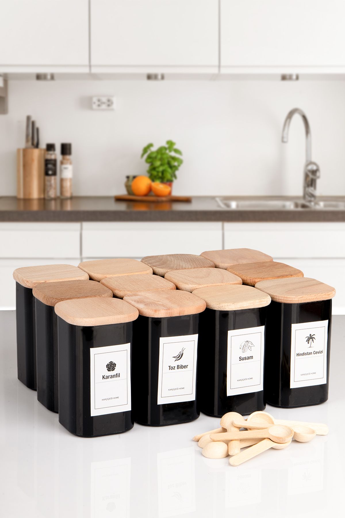 naturelove 12'Li Doğal Ahşap Vakumlu Kapaklı Siyah Model Akrilik Baharatlık 300ML Etiketli Kaşıklı