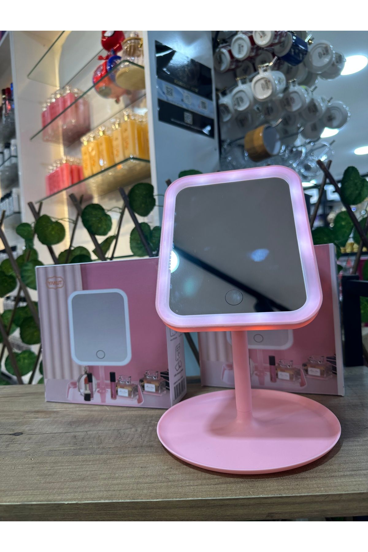 YAKUT Dokunmatik LED Işıklı Makyaj Aynası – Pembe & Beyaz Renk Seçenekli