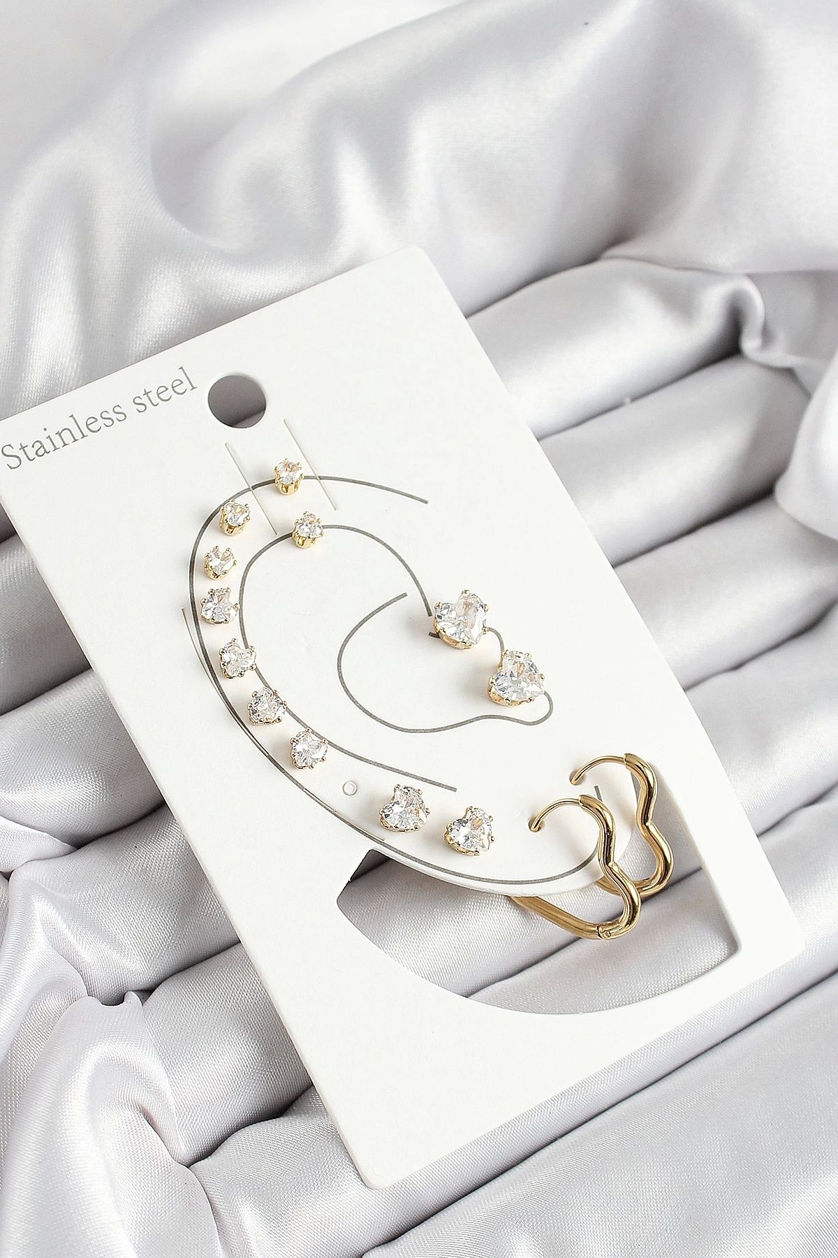 Clariss 316L Çelik Kalp Figürlü Ve Zirkon Taşlı Gold Renk 7'li Çift Kadın Küpe Set