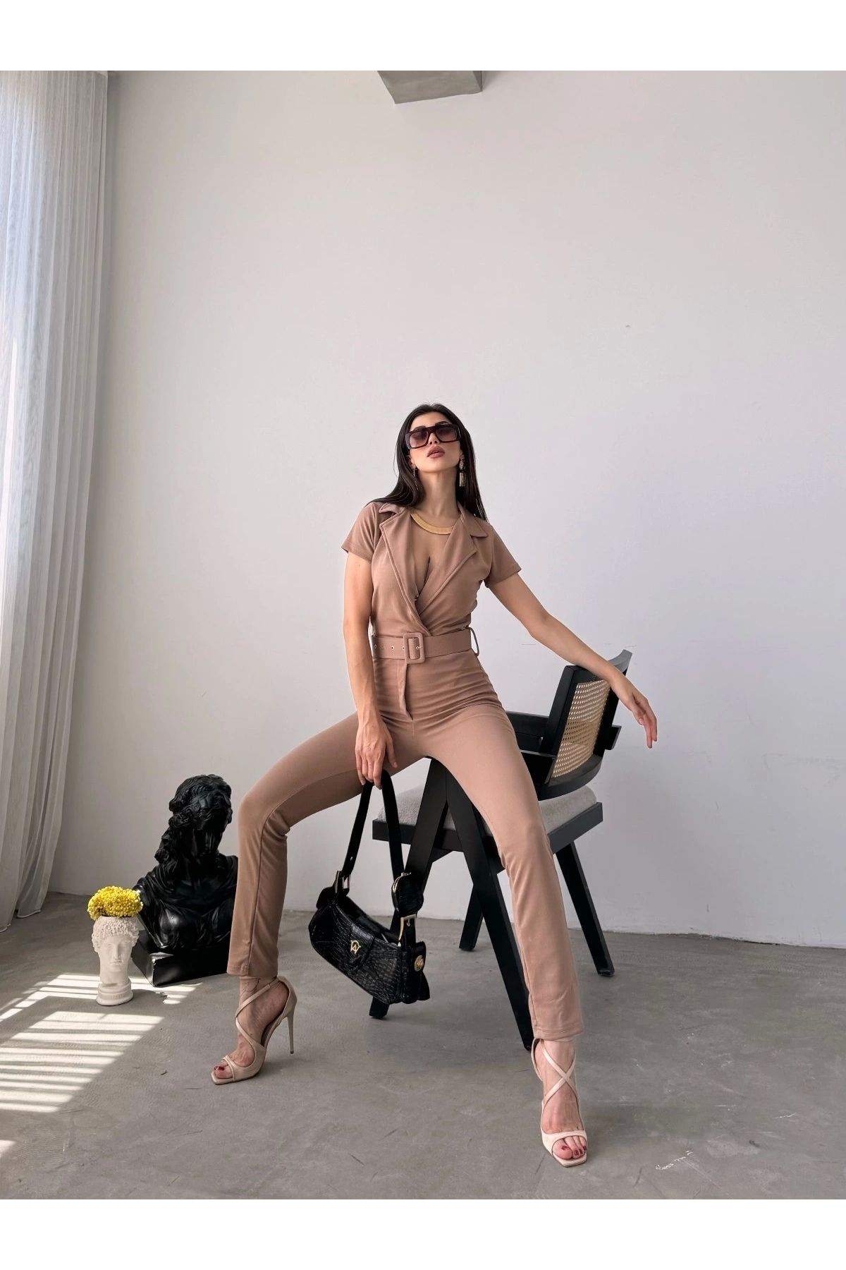 Nateli Yakalı Beli Kemerli Tulum