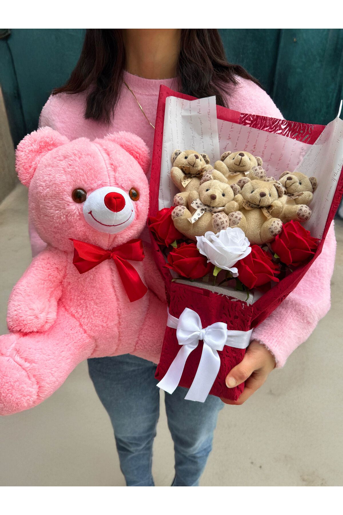 lenostra Kiza Hediye 35cm Pembe Ayıcık ve Kırmızı Beyaz Güllü Ayıcıklı Çiçek Buketi Peluş Buket Dogum Gunu