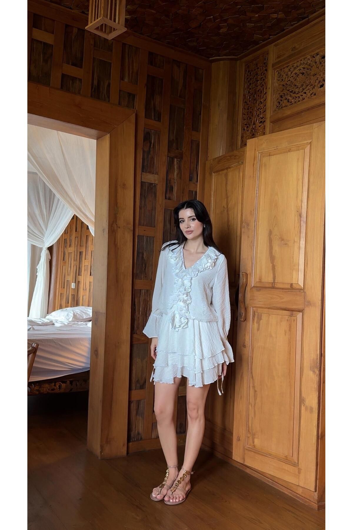 HAZELANNA Yaka Volanlı Güllü Beyaz Elbise