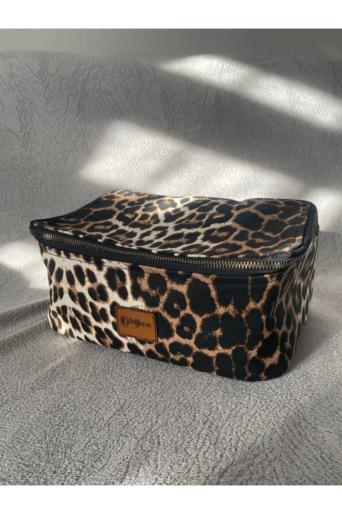 verda shop Büyük Boy Leoparlı Makyaj Çantası