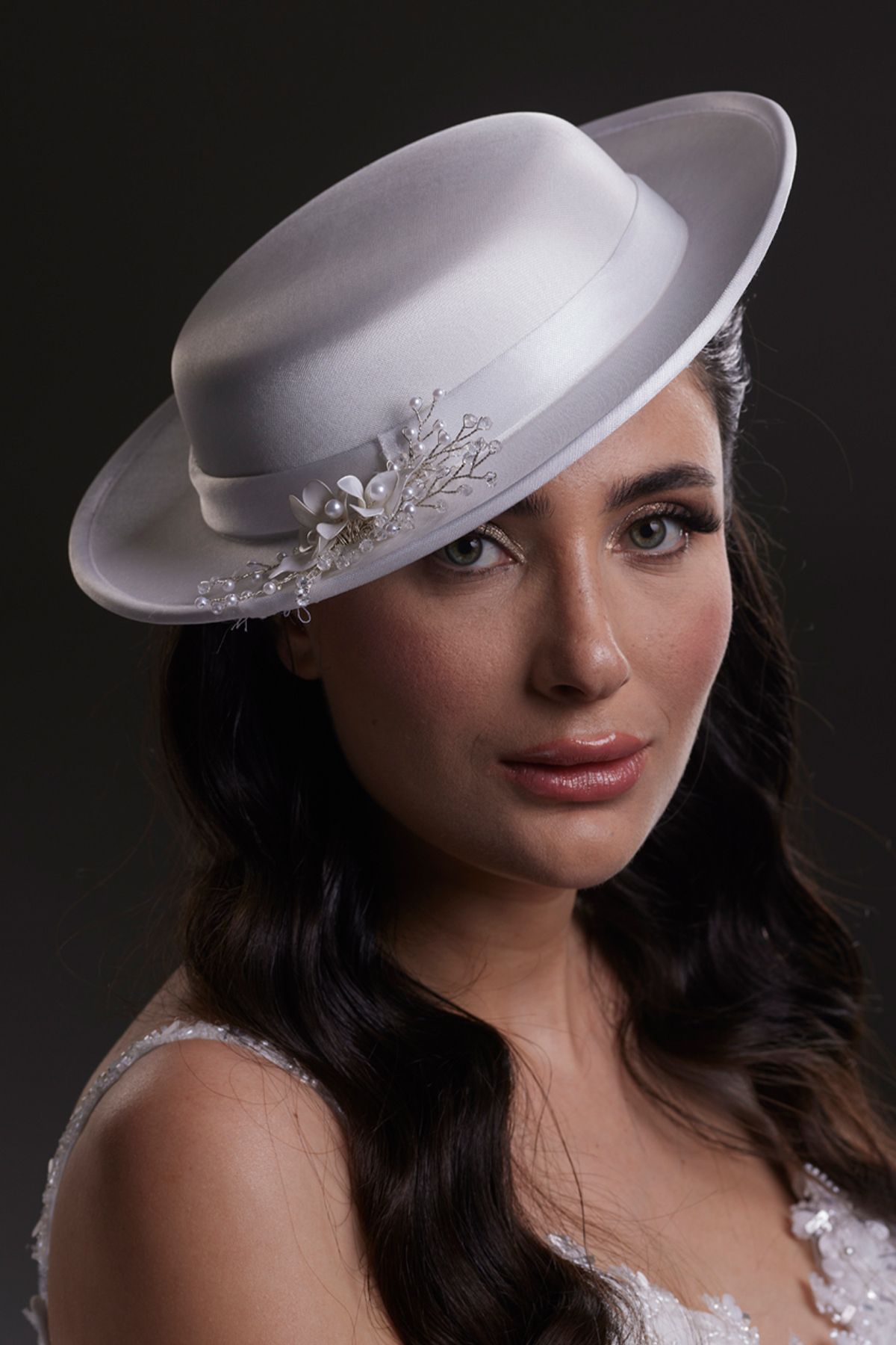 ESPEREST Kristal Dal Süslemeli Minimalist Beyaz Fascinator