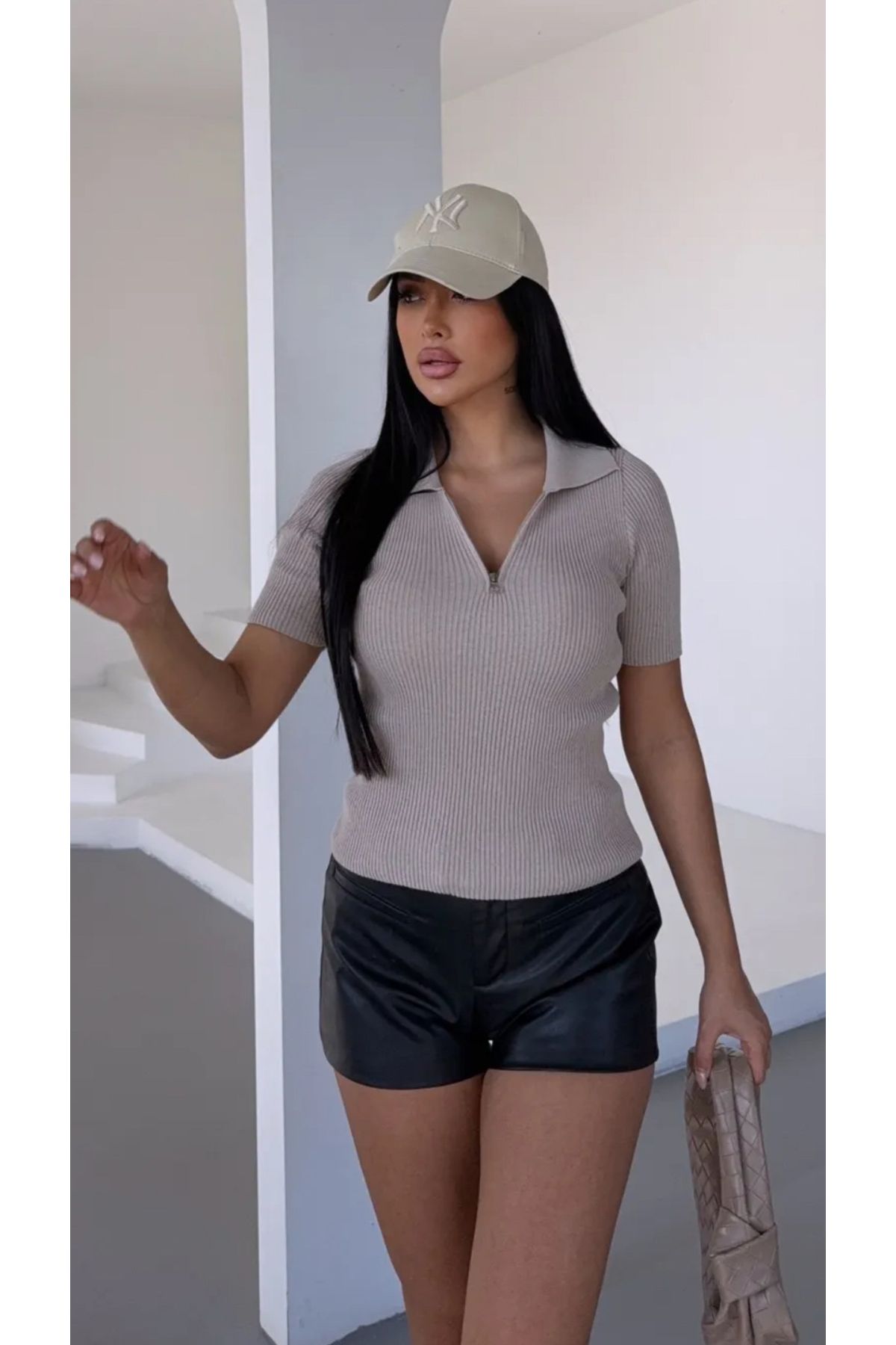 Noi Belis Fermuar Detaylı Polo Yaka Kısa Kollu İnce Yazlık Bluz SS25BZ0016