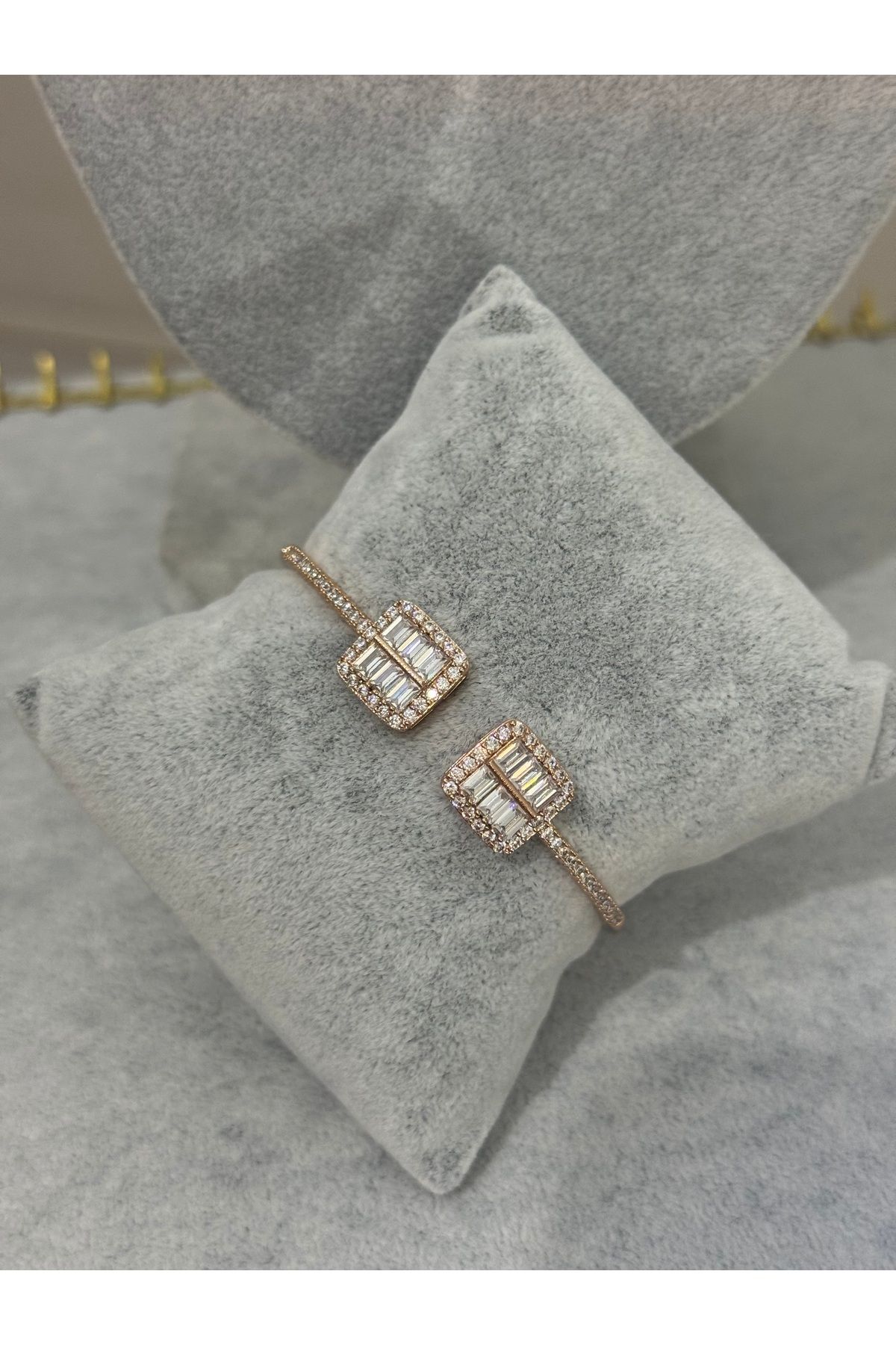 XUPING JEWELRY 18K zirkon taşlı baget gold bilezik paslanmaz kararmaz
