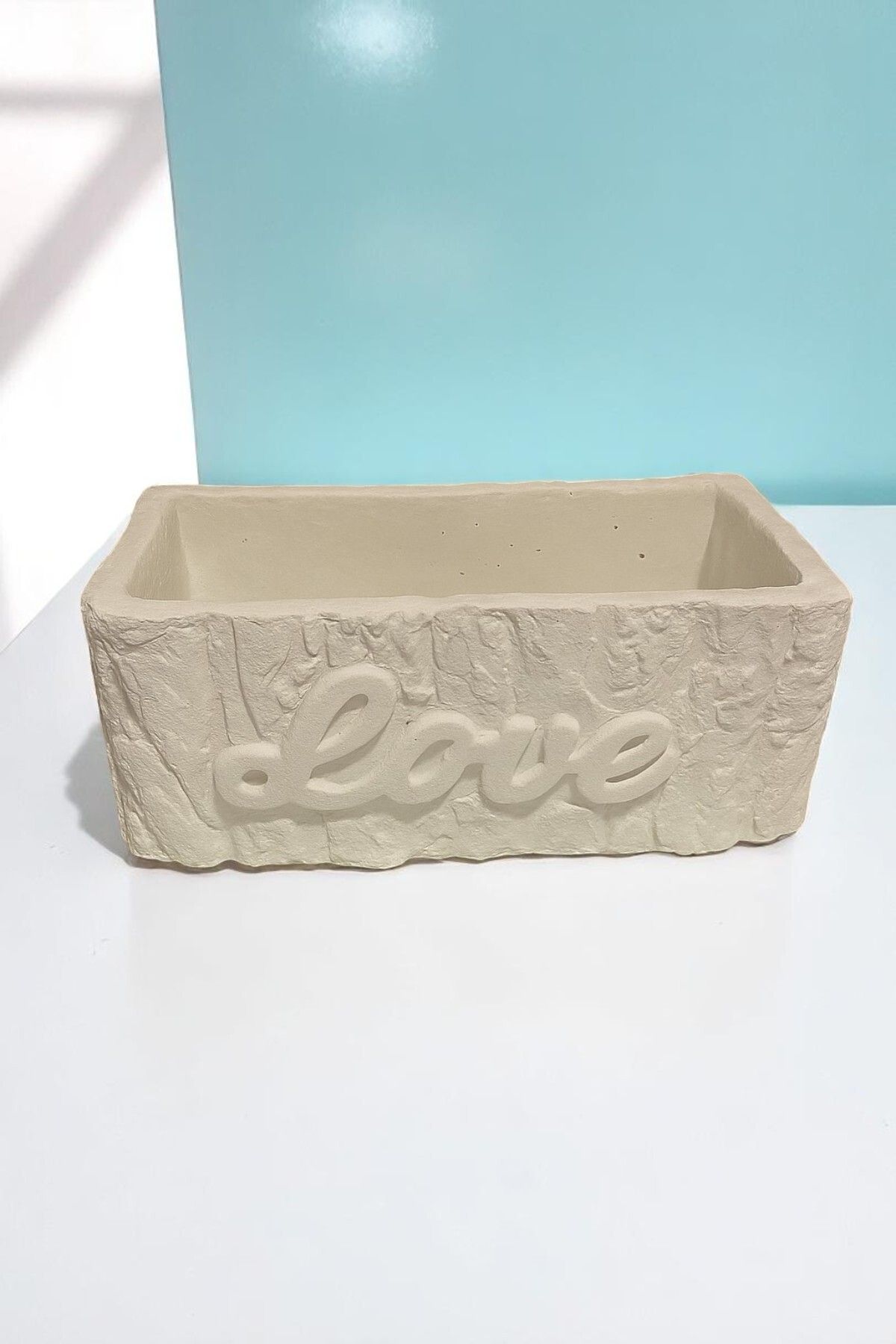 ERSE HOME Love Yazı Detaylı Beyaz Renk Beton Saksı- El Yapımı