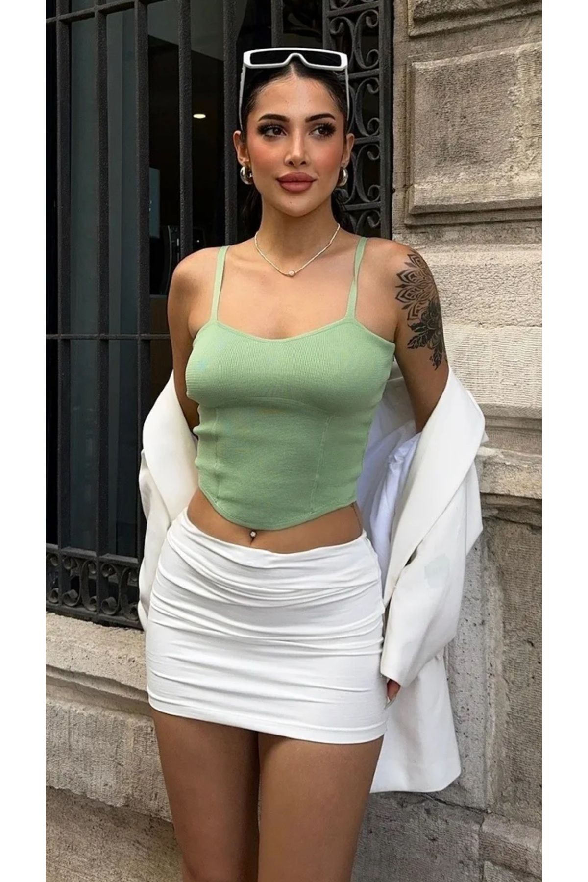 Noi Belis Crop V Yaka Korse Detaylı Askılı İnce Yazlık Bluz SS25BZ0021