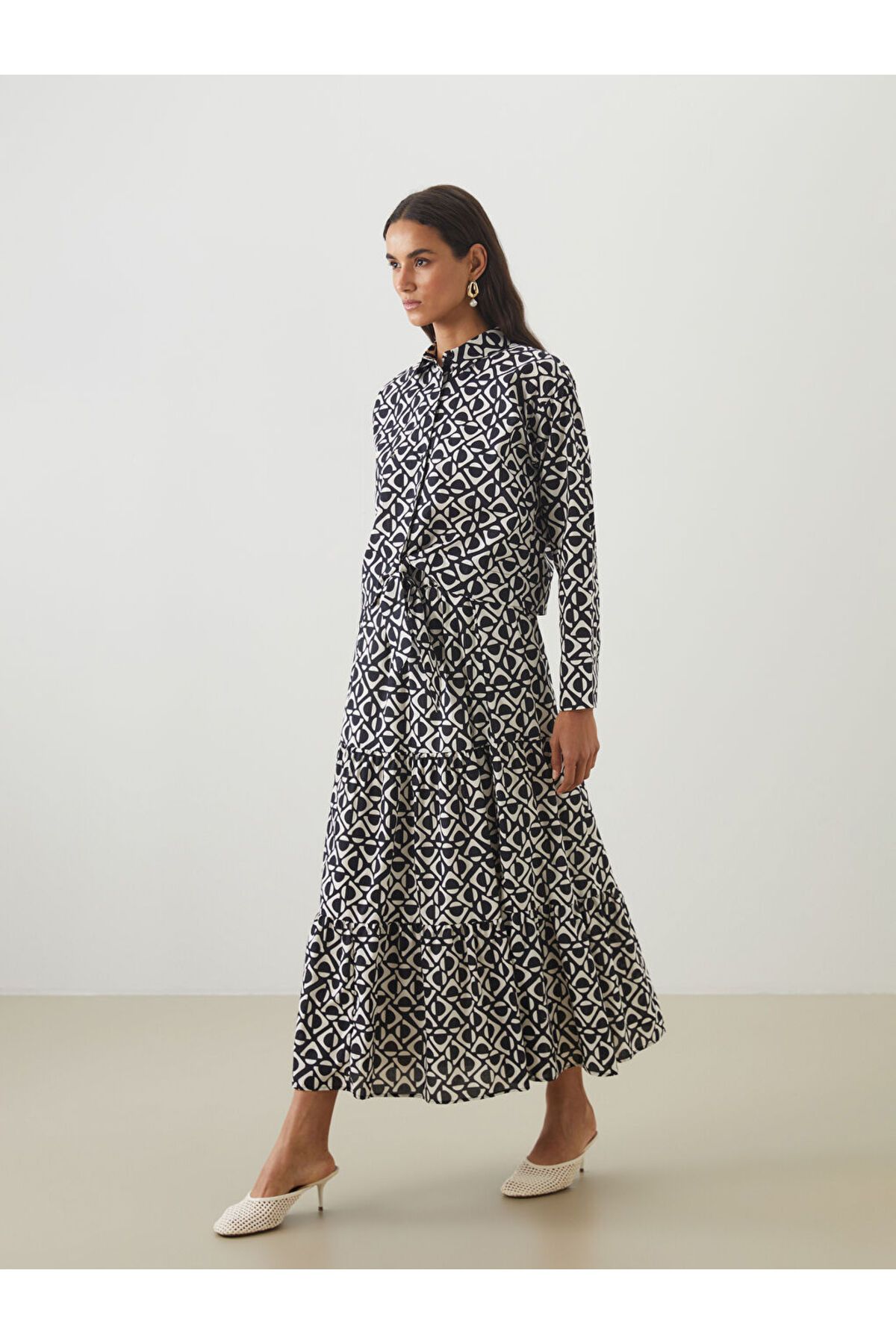 LC Waikiki LCW Modest Siyah Beli Lastikli Desenli Katkat Etek S5MI60Z8NVY25