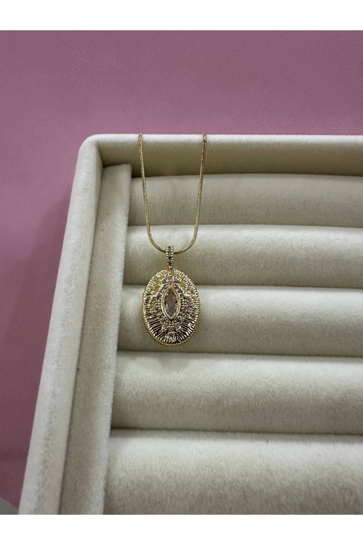 Lumina Atelier Madalyon Çelik Kolye