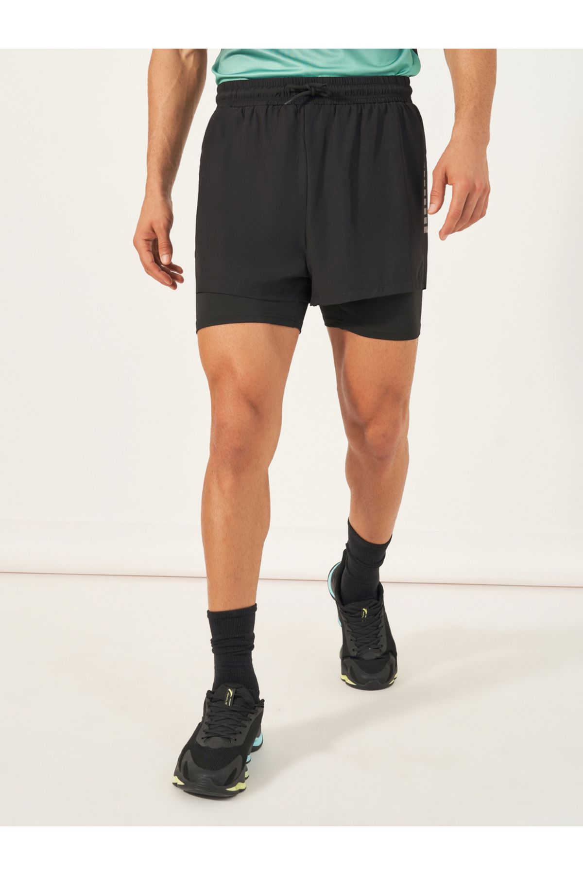 complete the look image