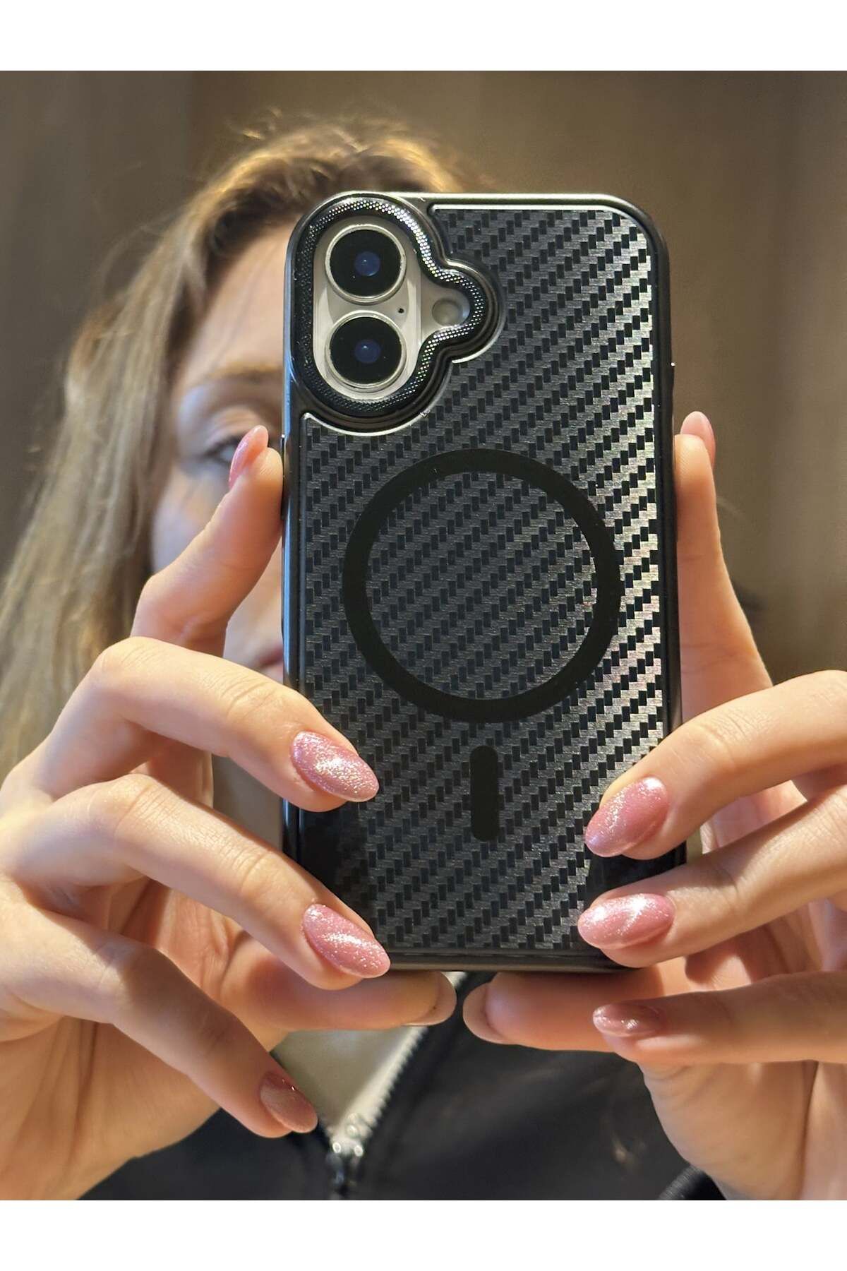 Paladyum Case iPhone 16 Uyumlu Titanyum Siyah Karbon Fiber MagSafe Özellikli Kılıf