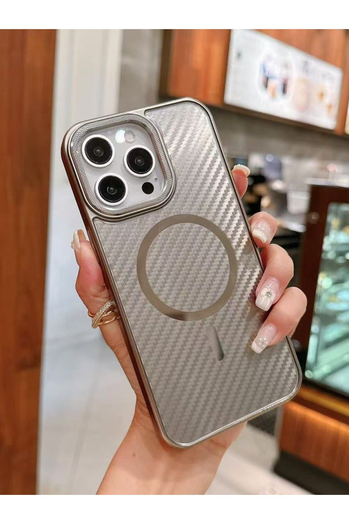 Paladyum Case iPhone 16 Pro Uyumlu Titanyum Çöl Karbon Fiber MagSafe Özellikli Kılıf