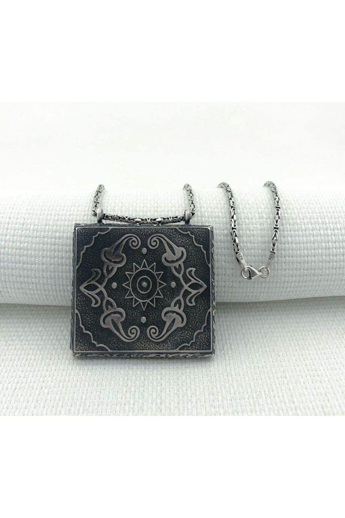shop Güneş Simgeli Kral Zincirli Muska Kabi 925 Ayar Gümüş Erkek Kolye