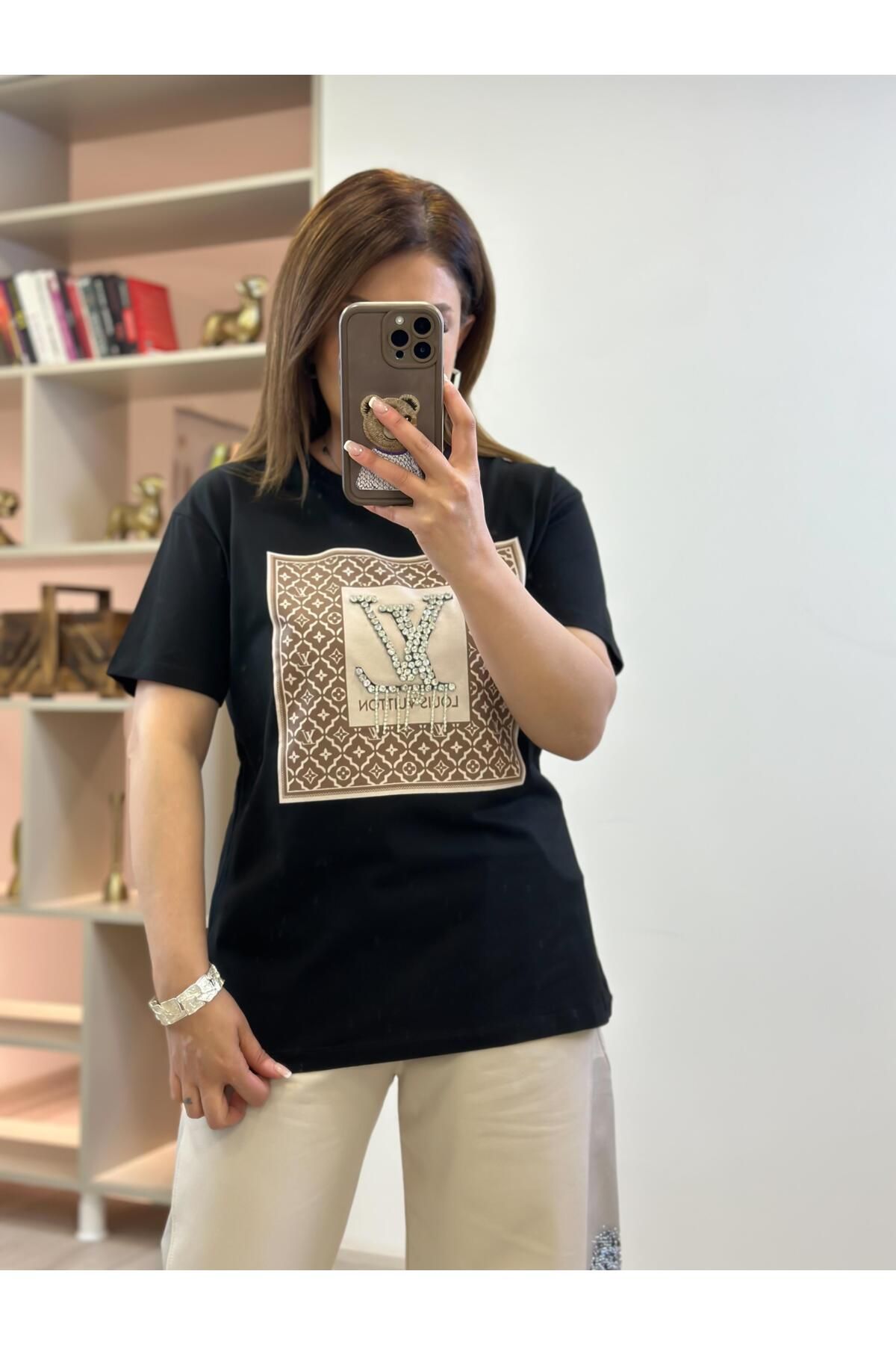 MELTEM TUĞAN Marka Taş Detaylı Tshirt SİYAH