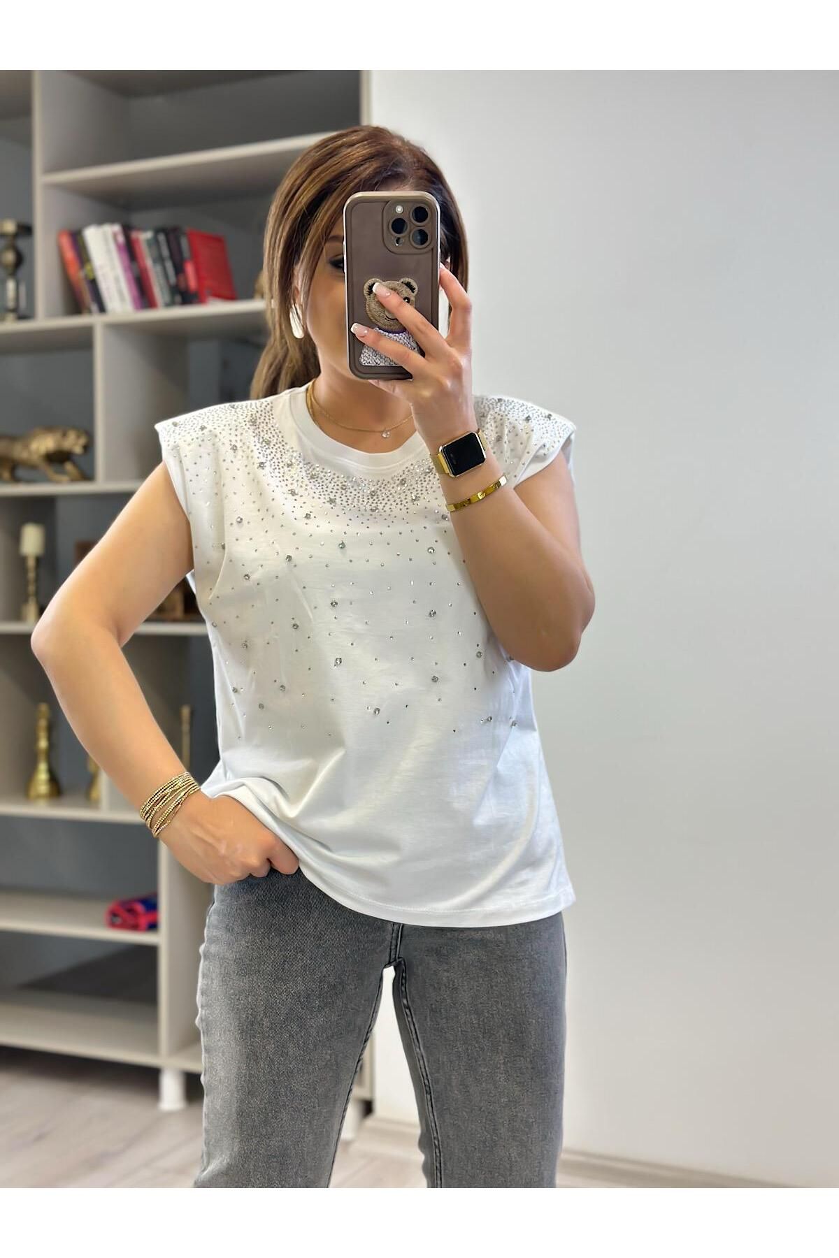 MELTEM TUĞAN Vatkalı Serpme Taş Detaylı Tshirt BEYAZ