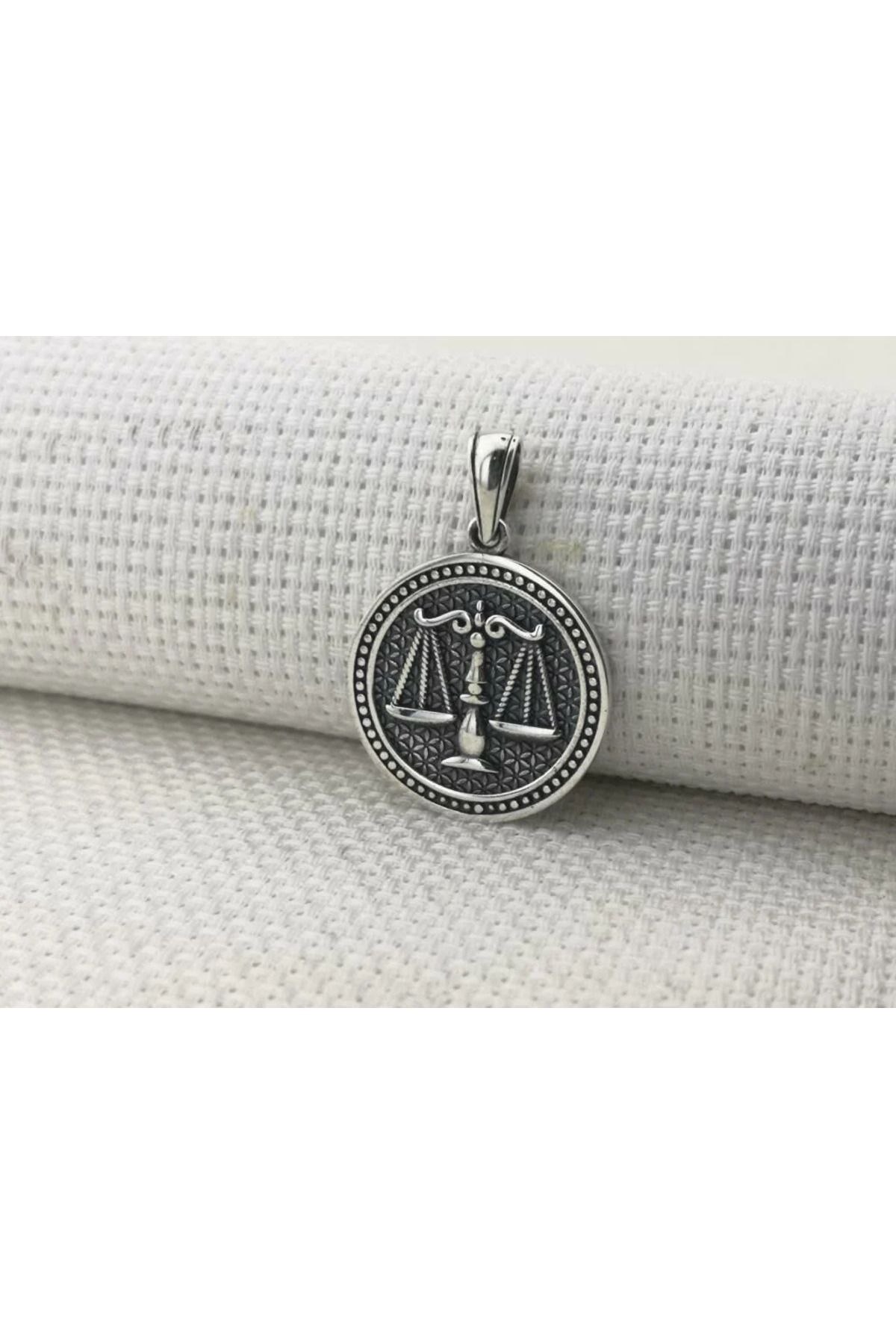 shop Adalet Terazisi Simgeli 925 Ayar Gümüş Erkek Kolye Ucu