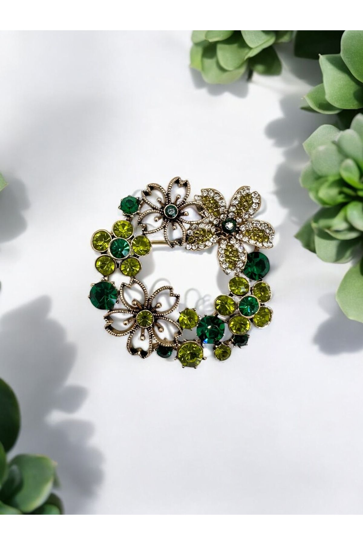 FUYA JEWELLERY Çiçek Motif Çelenk Broş